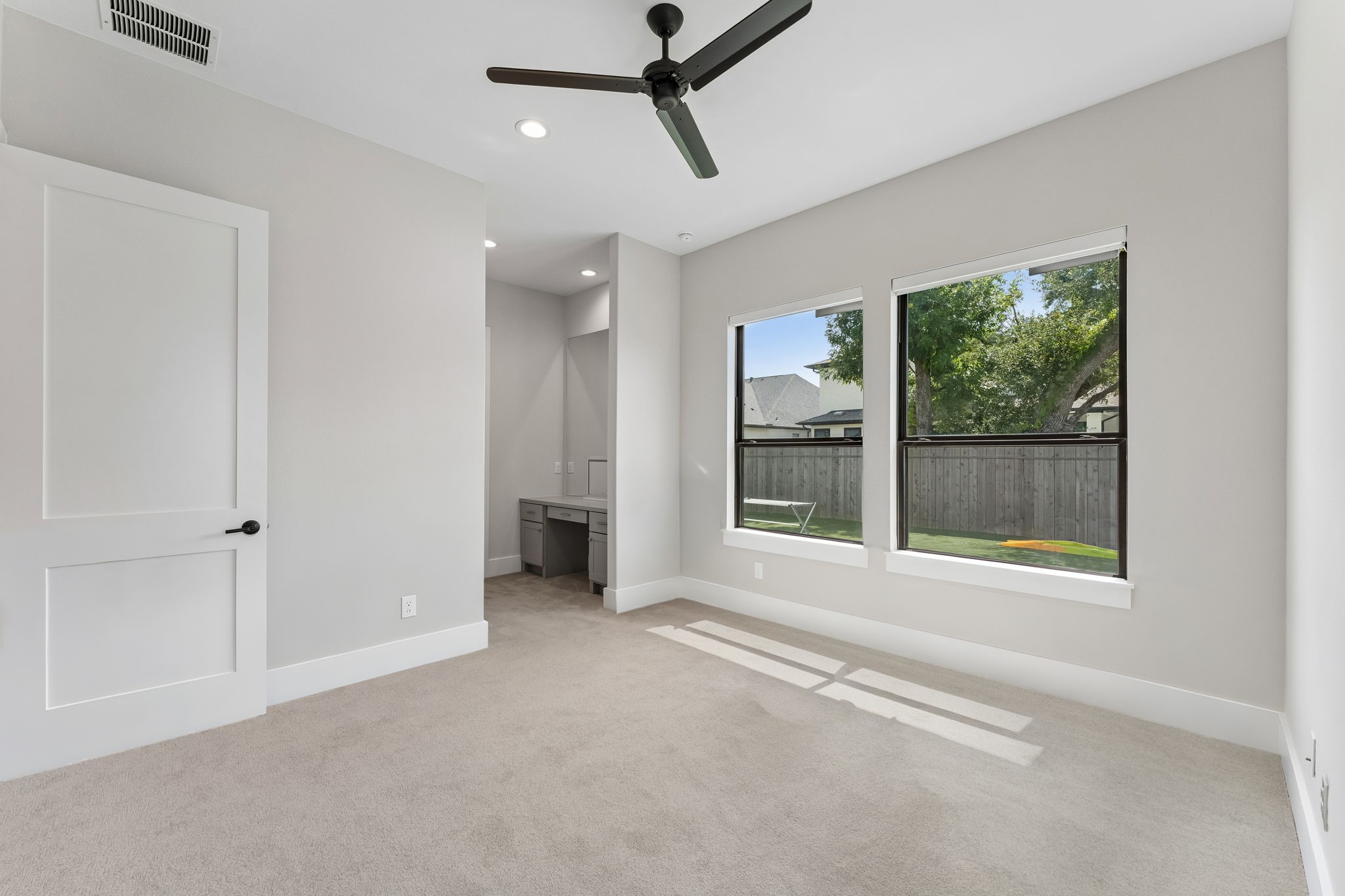 10110 Mariner Oaks Drive Property Photo 22