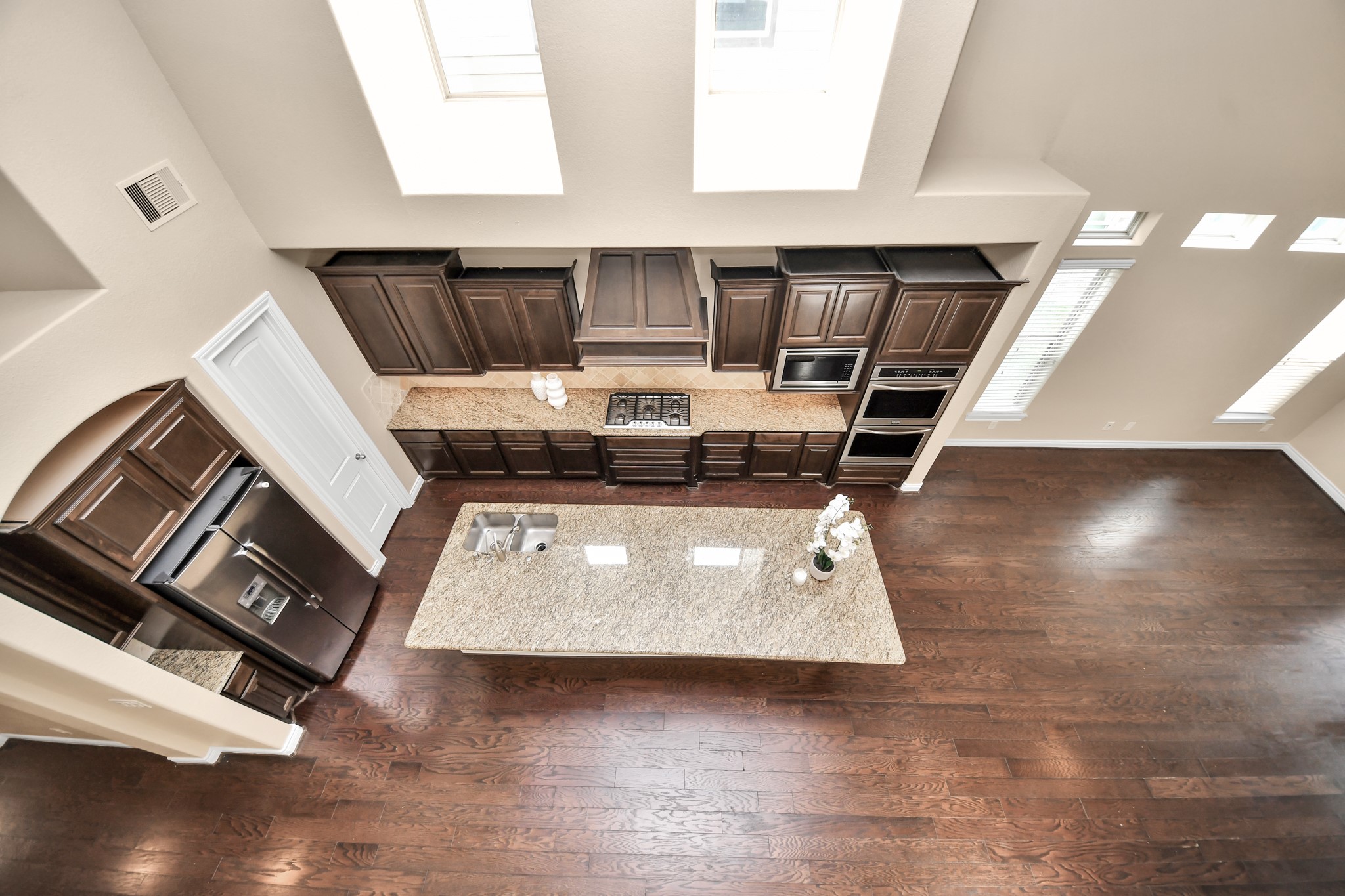 24219 Peralta Glen Lane Property Photo 6