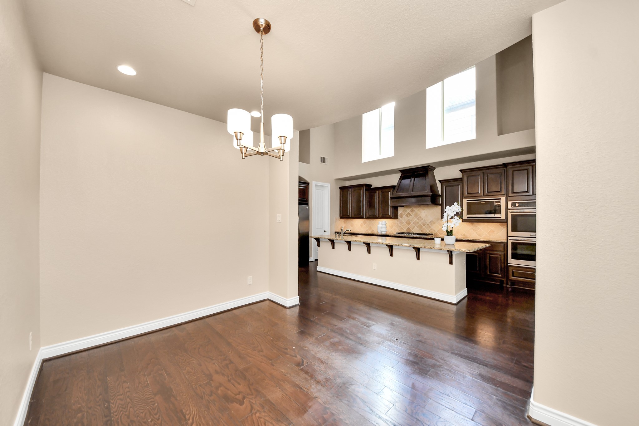 24219 Peralta Glen Lane Property Photo 7