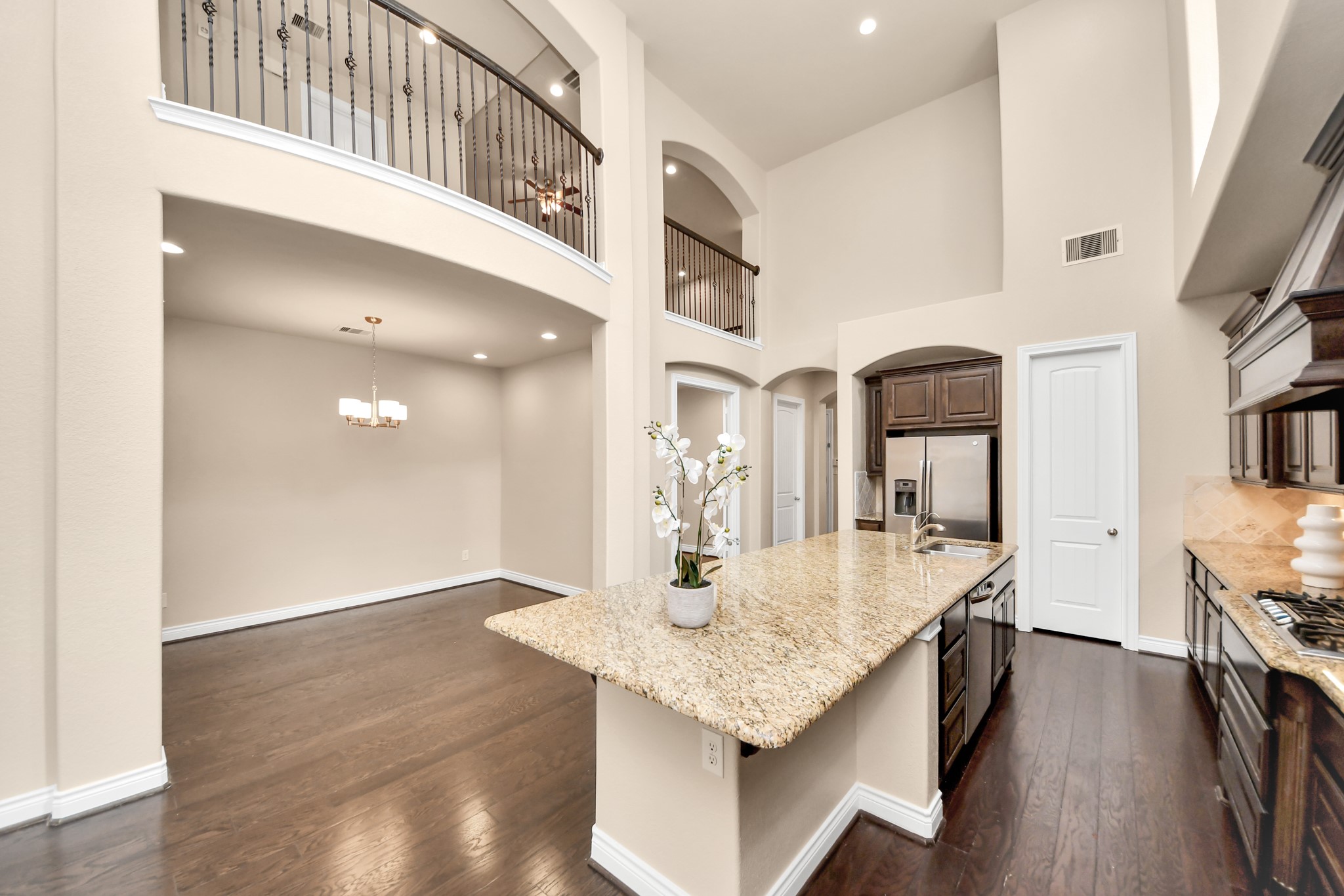 24219 Peralta Glen Lane Property Photo 10