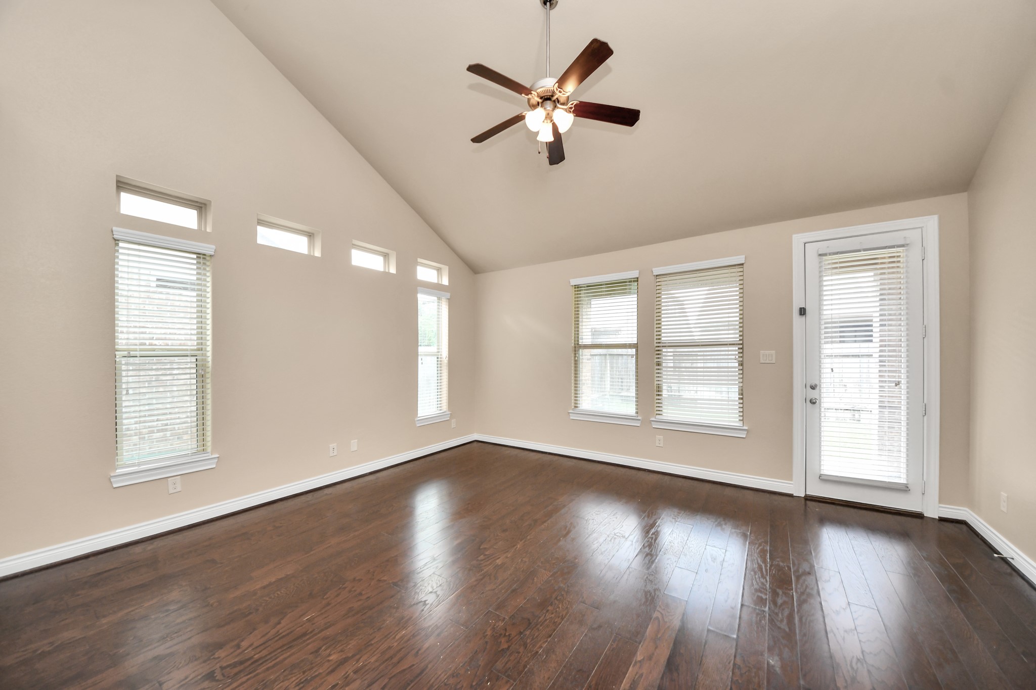 24219 Peralta Glen Lane Property Photo 20