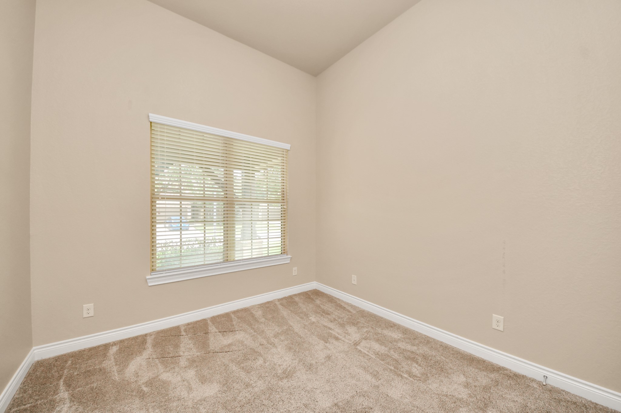 24219 Peralta Glen Lane Property Photo 22