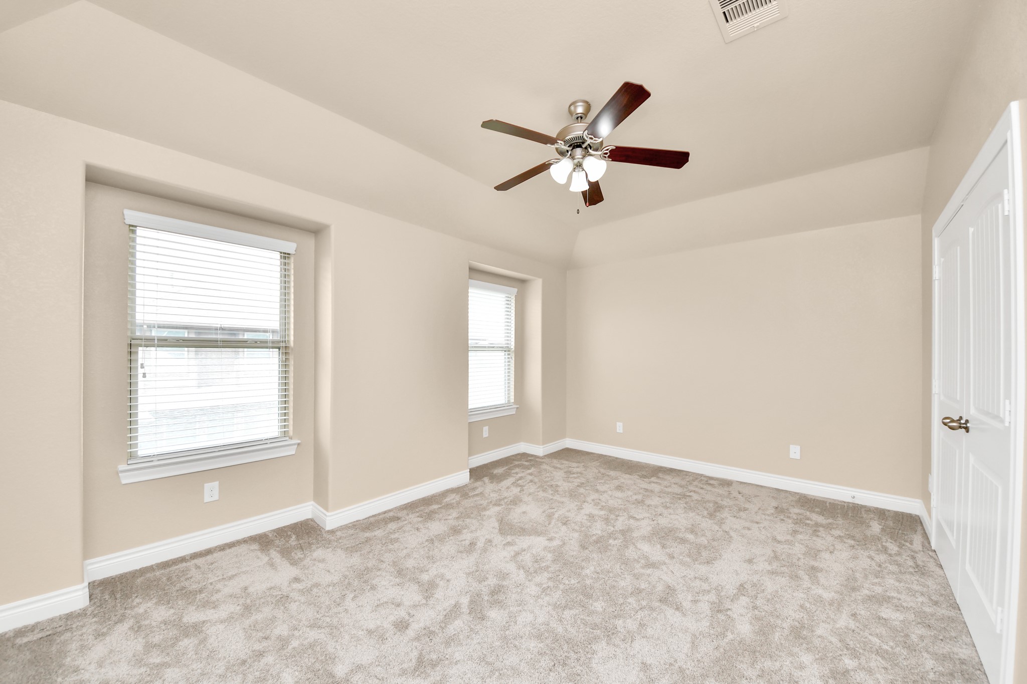 24219 Peralta Glen Lane Property Photo 32
