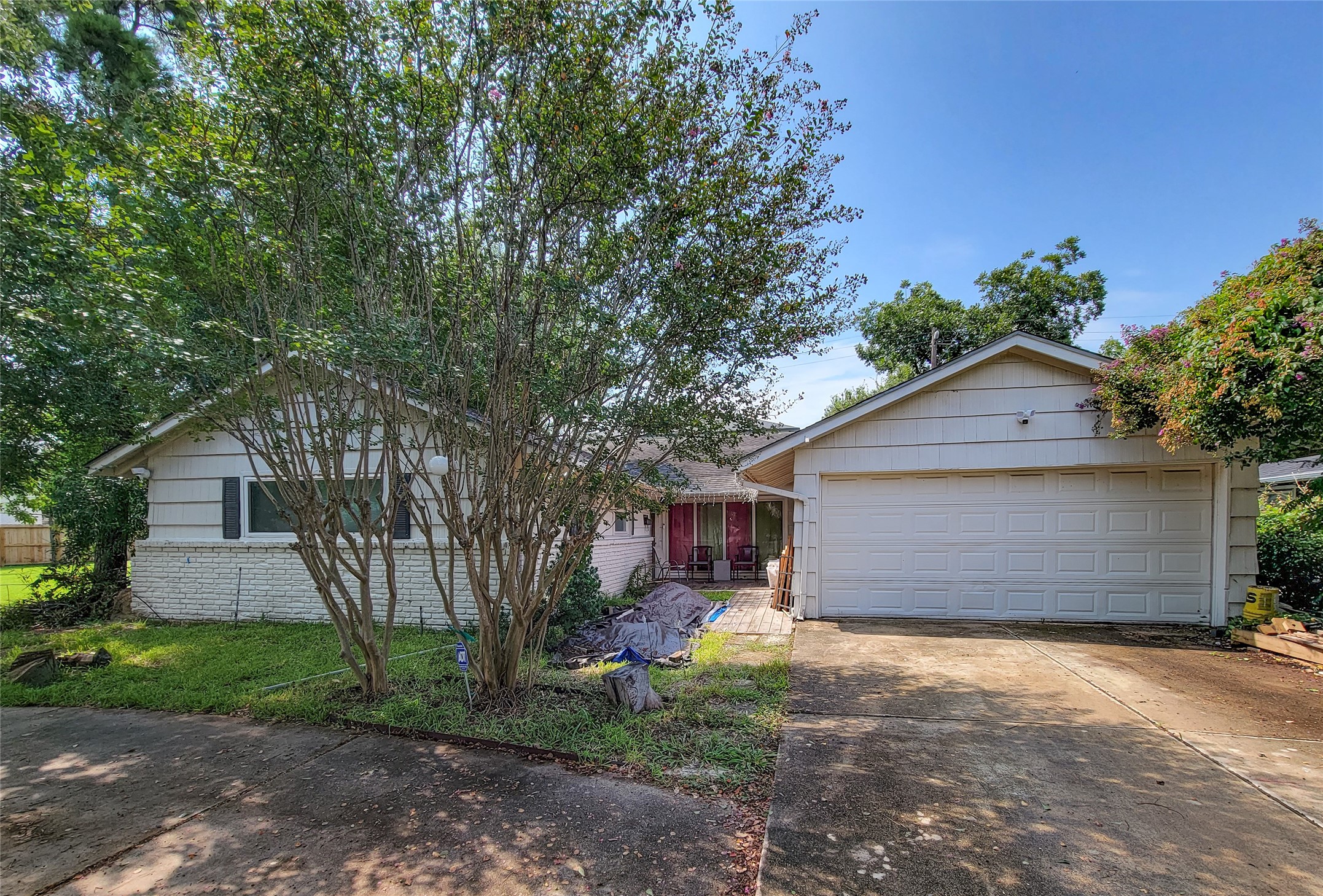 5325 Schumacher Lane Property Photo 1