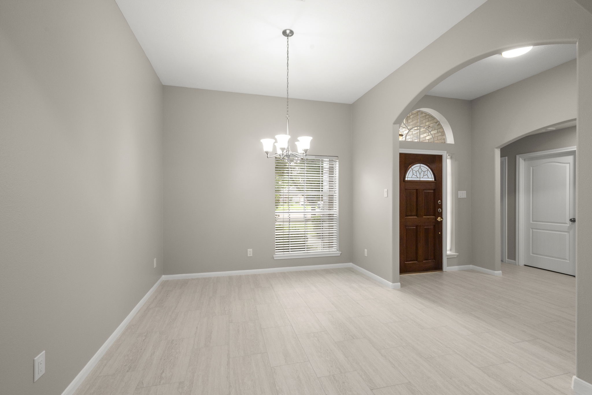 11742 Pinos Altos Drive Property Photo 6
