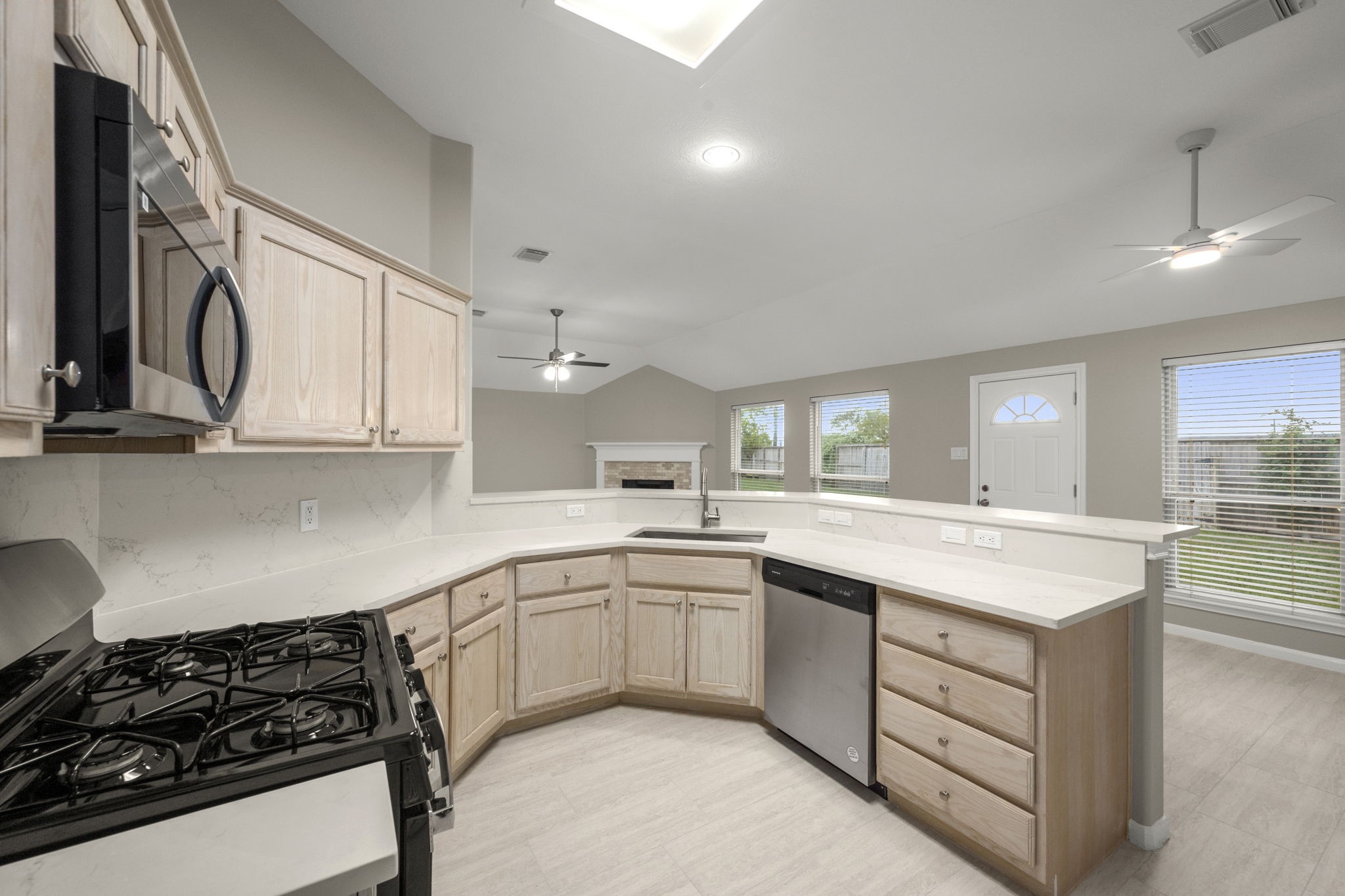 11742 Pinos Altos Drive Property Photo 8