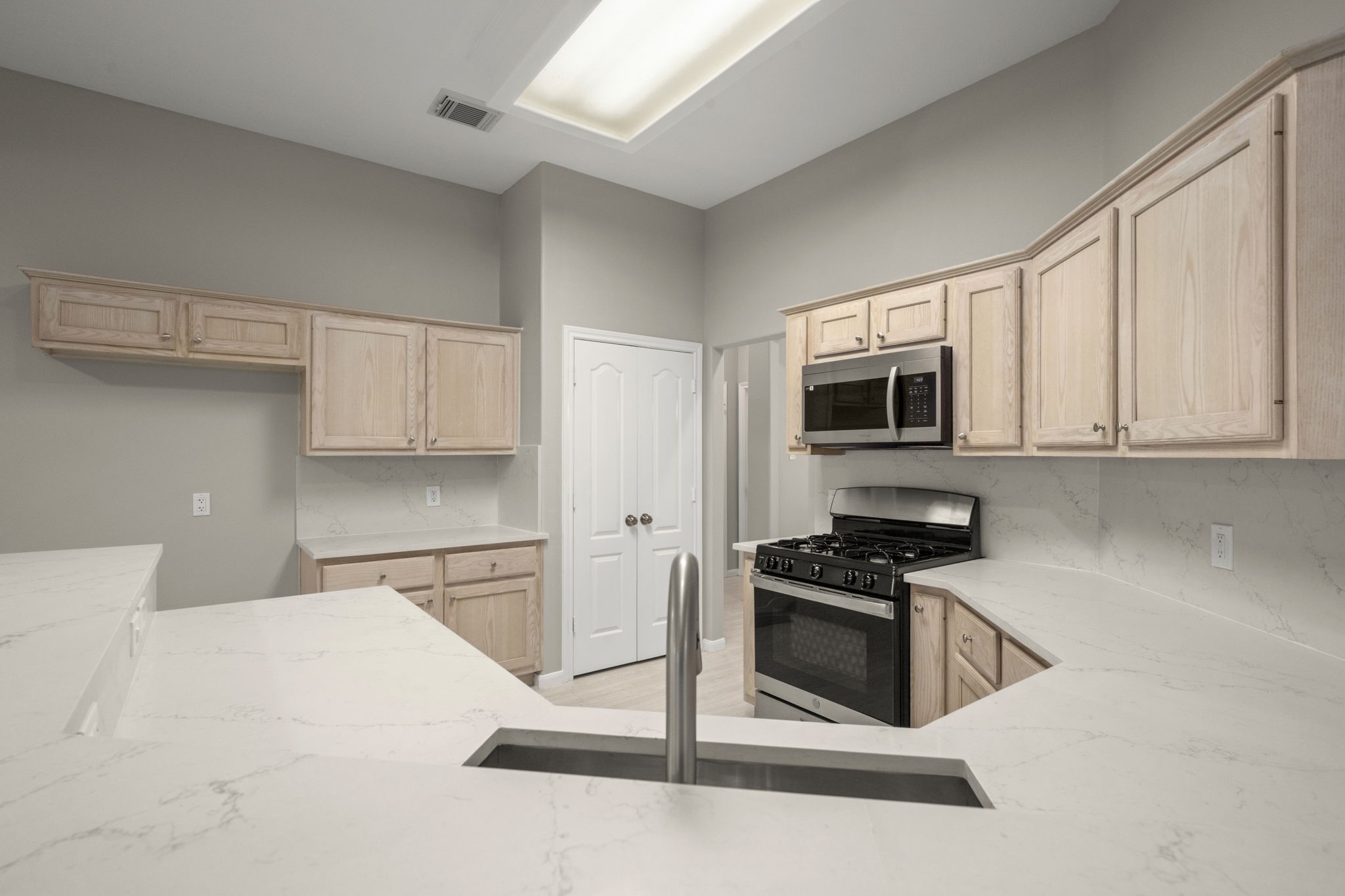 11742 Pinos Altos Drive Property Photo 10