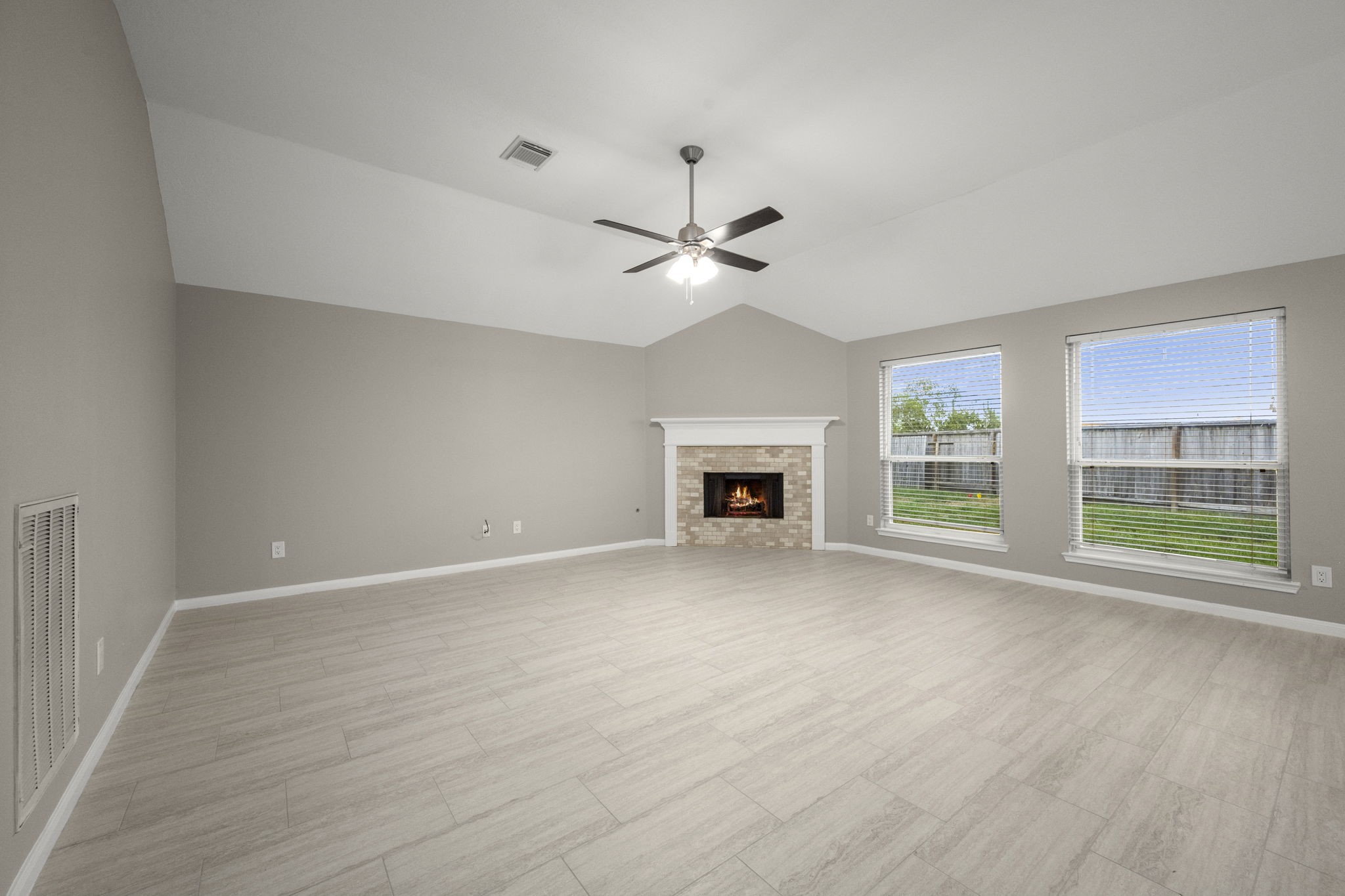 11742 Pinos Altos Drive Property Photo 11