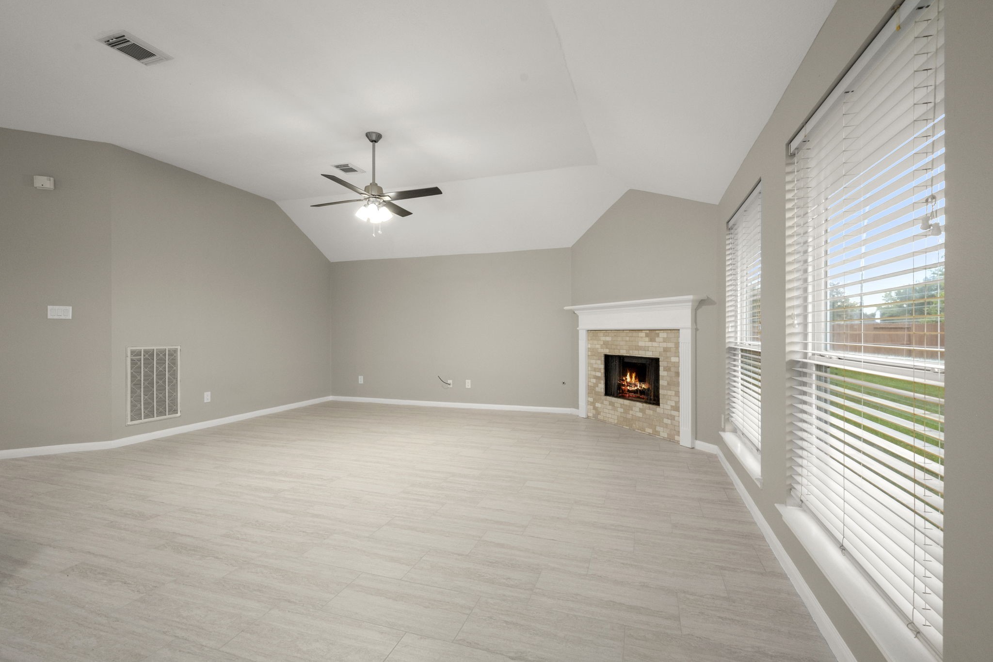11742 Pinos Altos Drive Property Photo 12