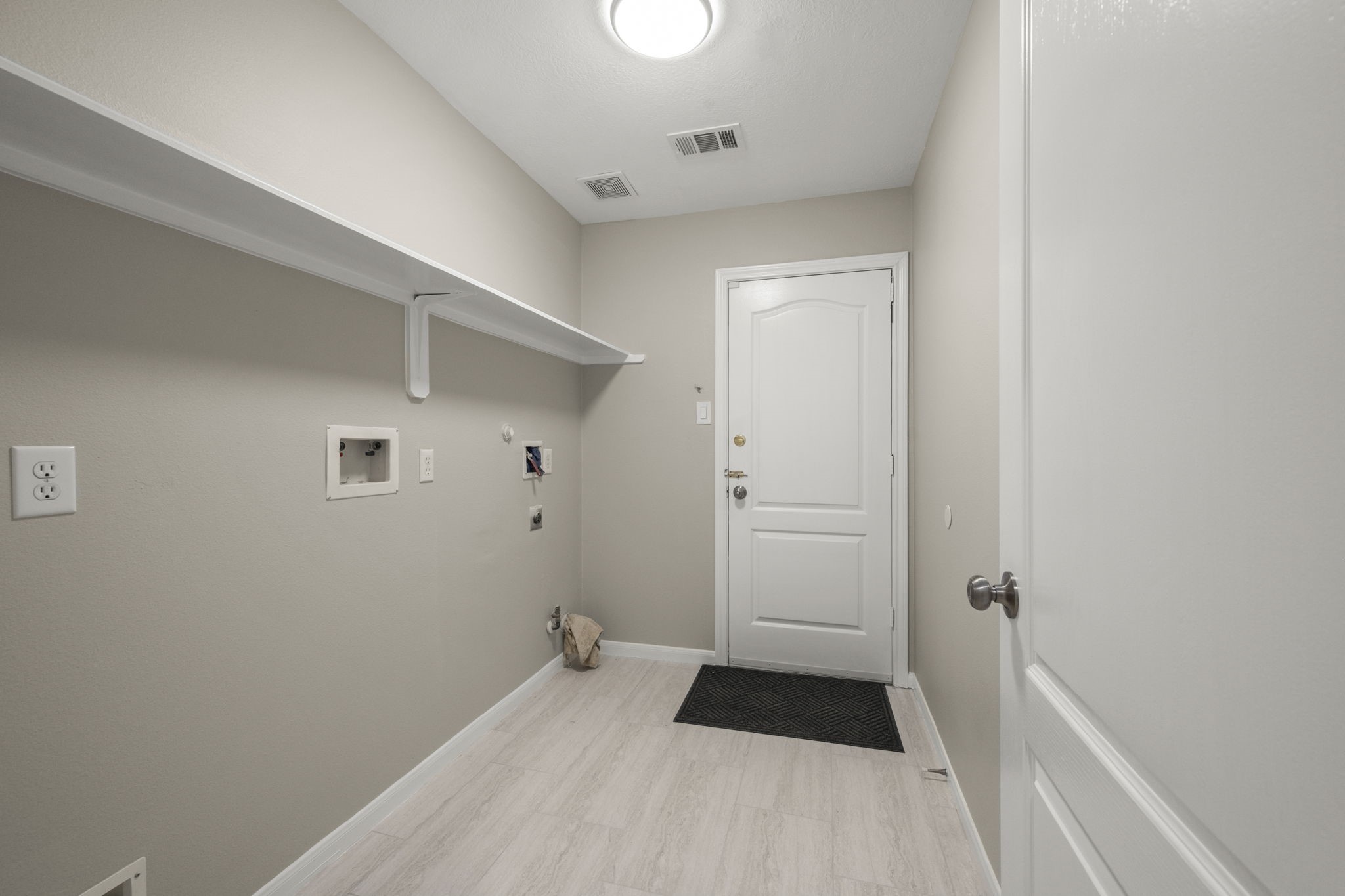 11742 Pinos Altos Drive Property Photo 18