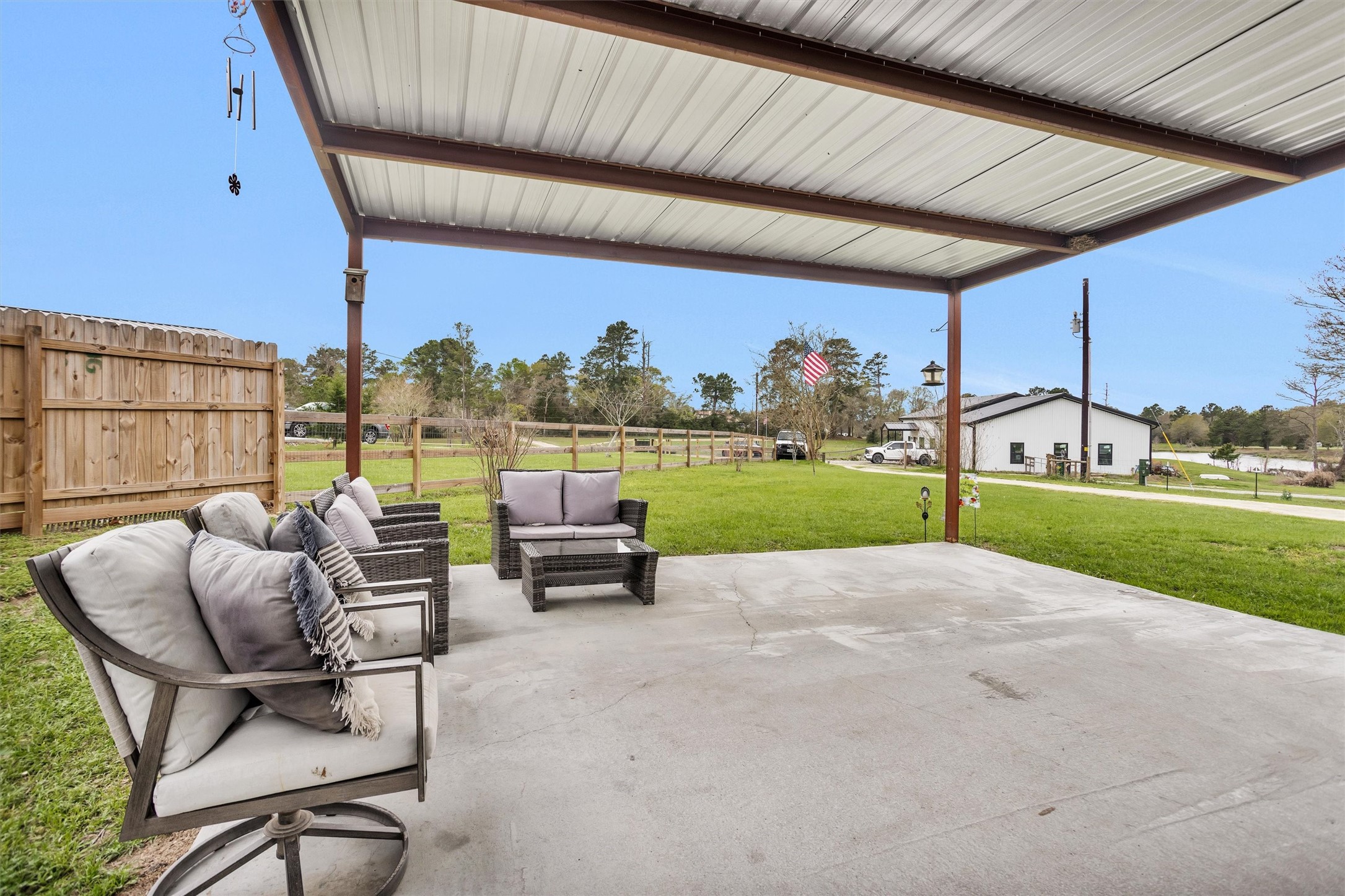 6452 Oakhill Lane Property Photo 3