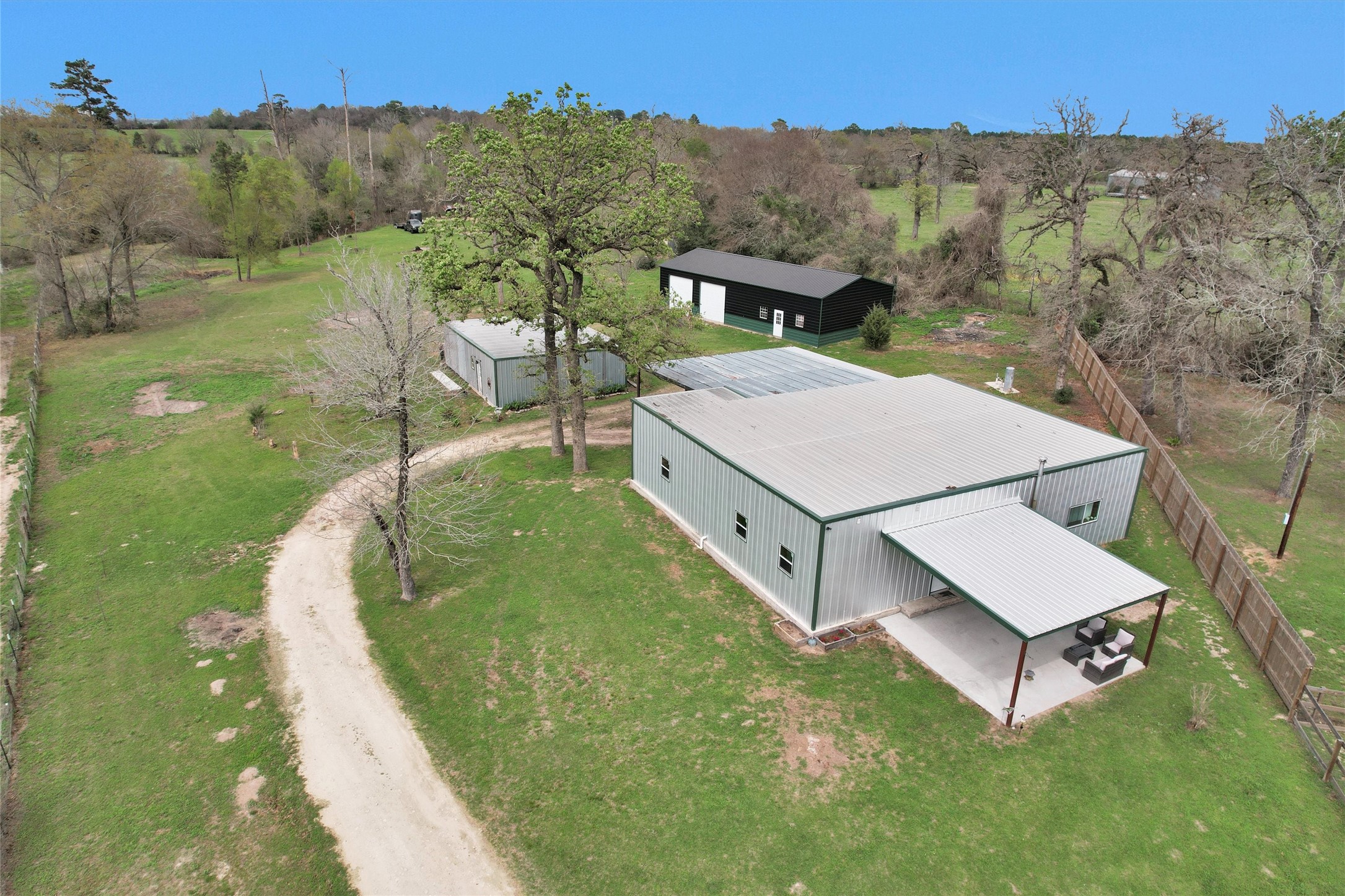 6452 Oakhill Lane Property Photo 4