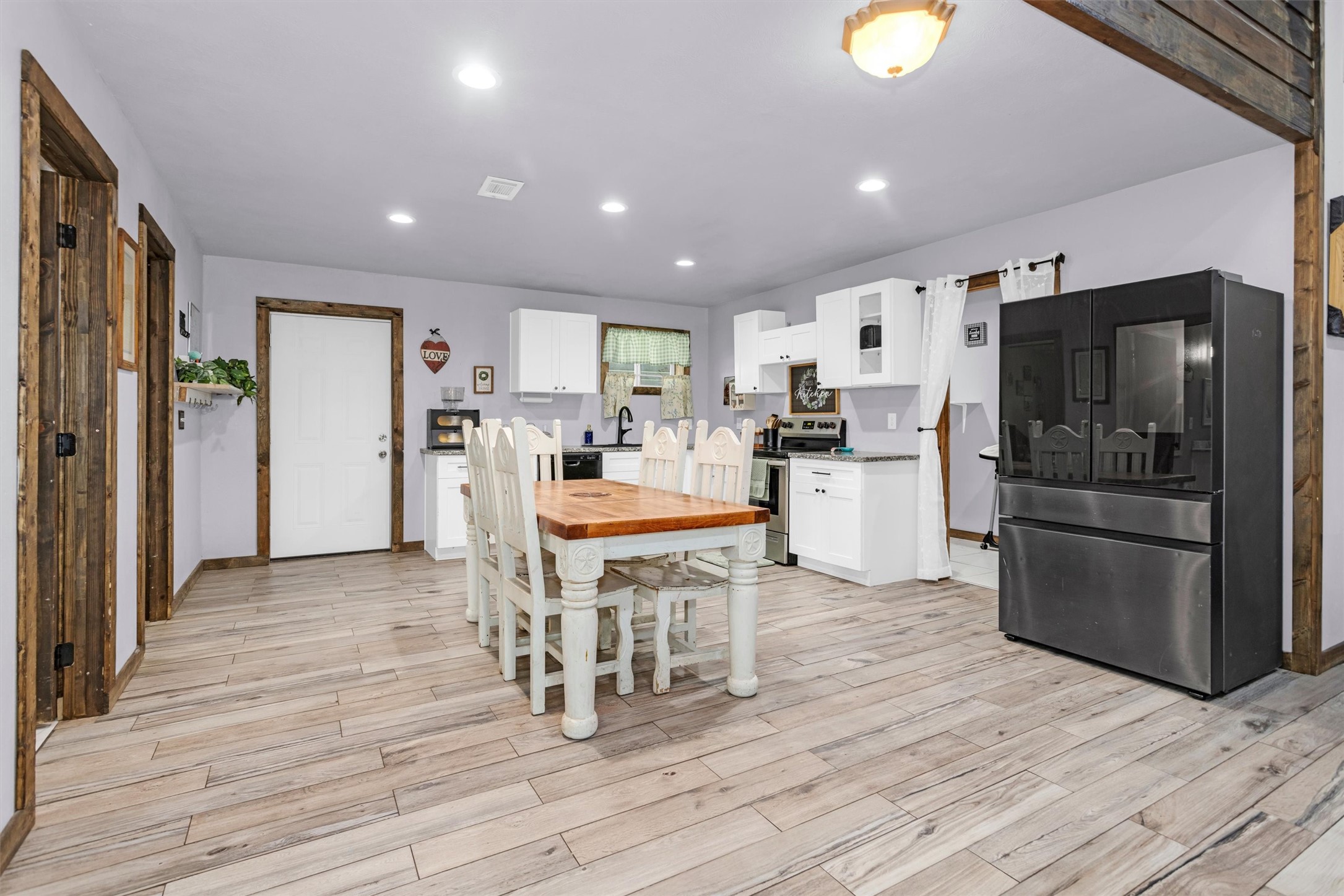 6452 Oakhill Lane Property Photo 10