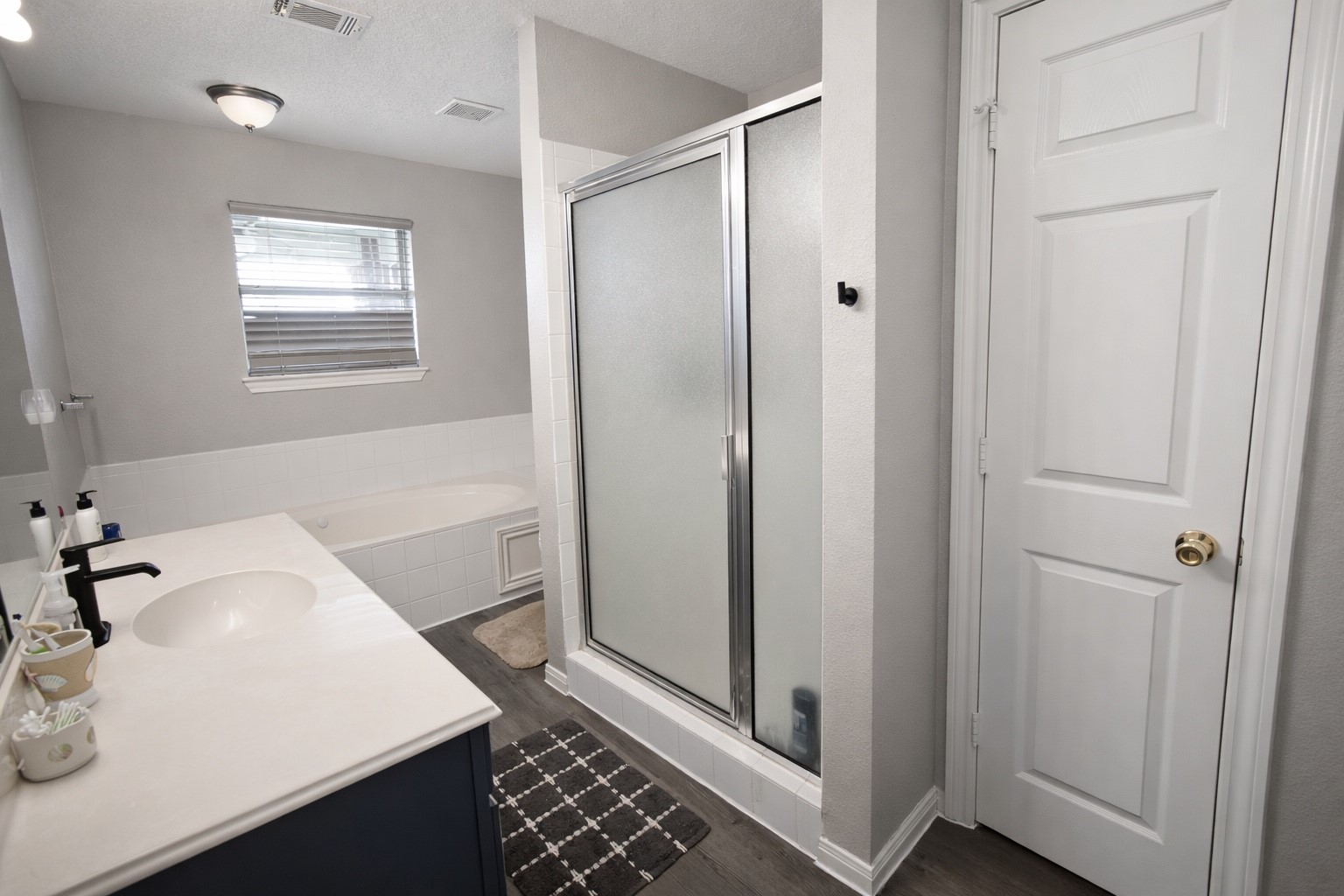 2731 Avenue D Property Photo 6