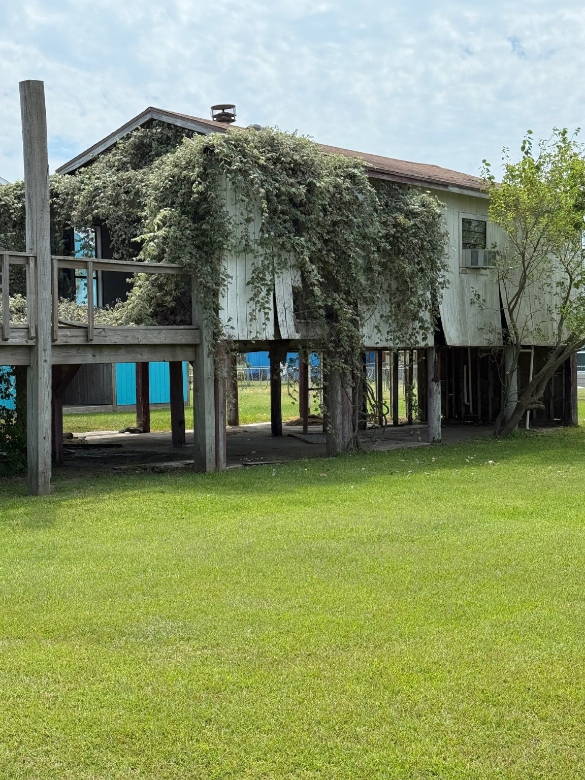 1067 East Road Property Photo 1