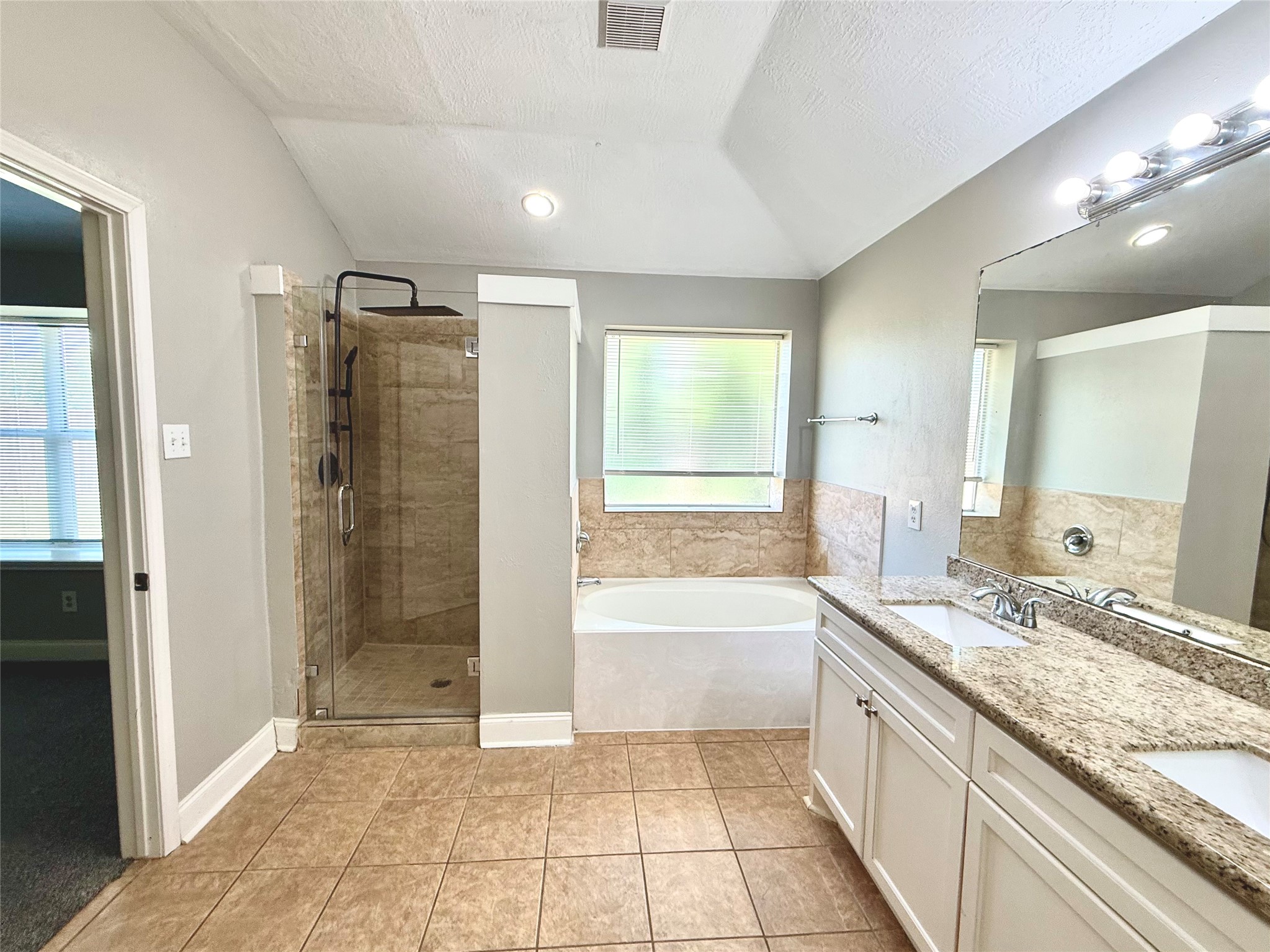 20314 Pomegranate Lane Property Photo 4