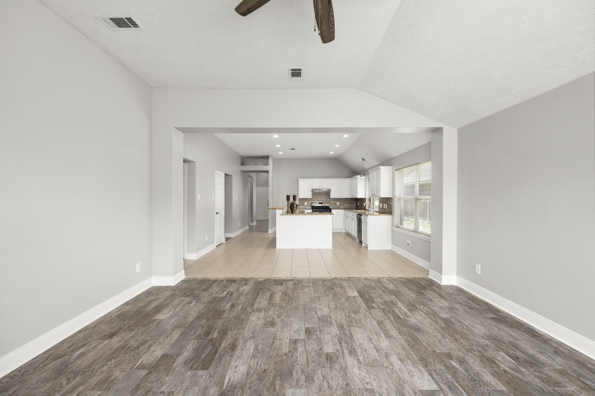20314 Pomegranate Lane Property Photo 12