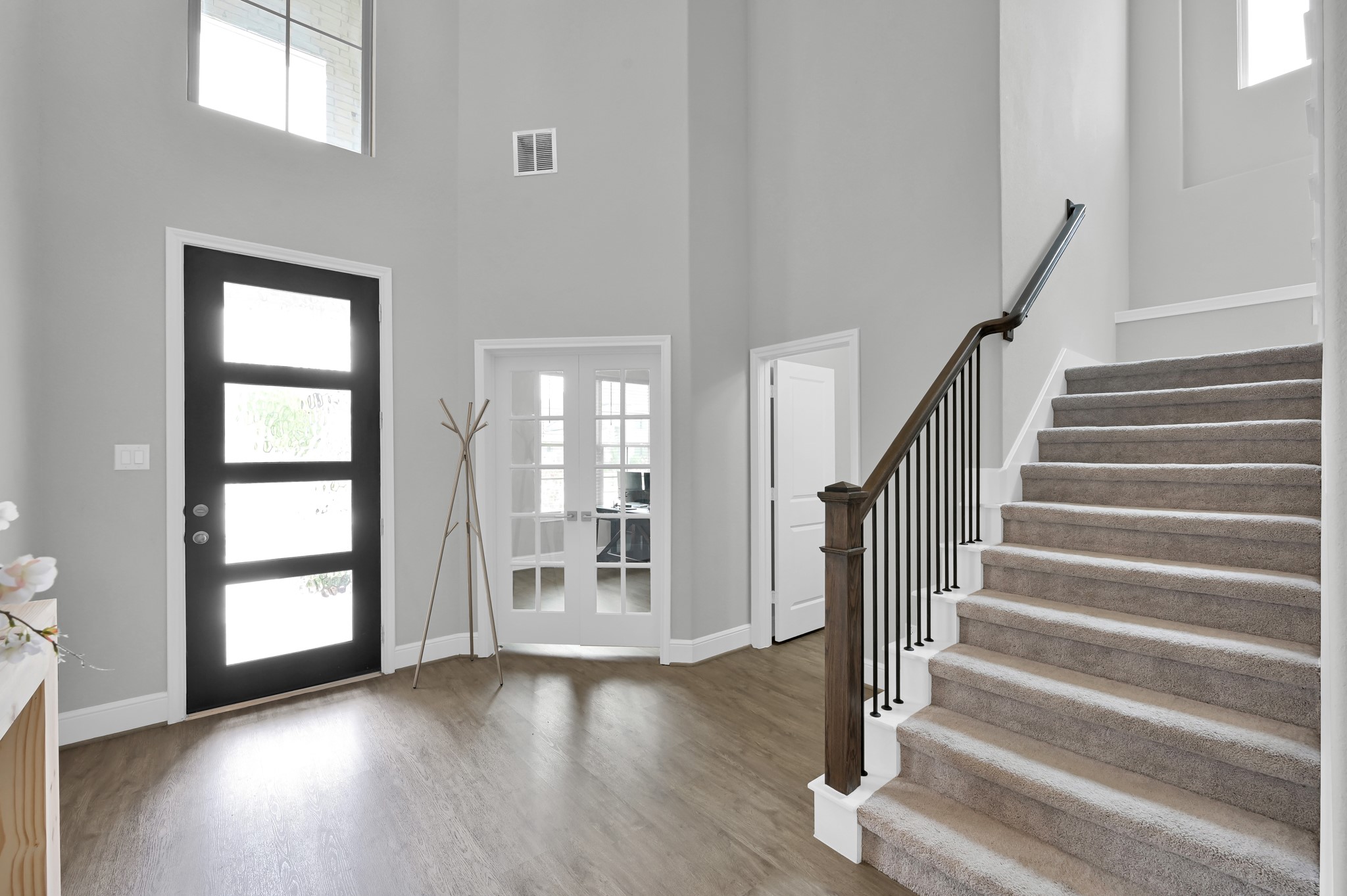 10053 Preserve Way Property Photo 7