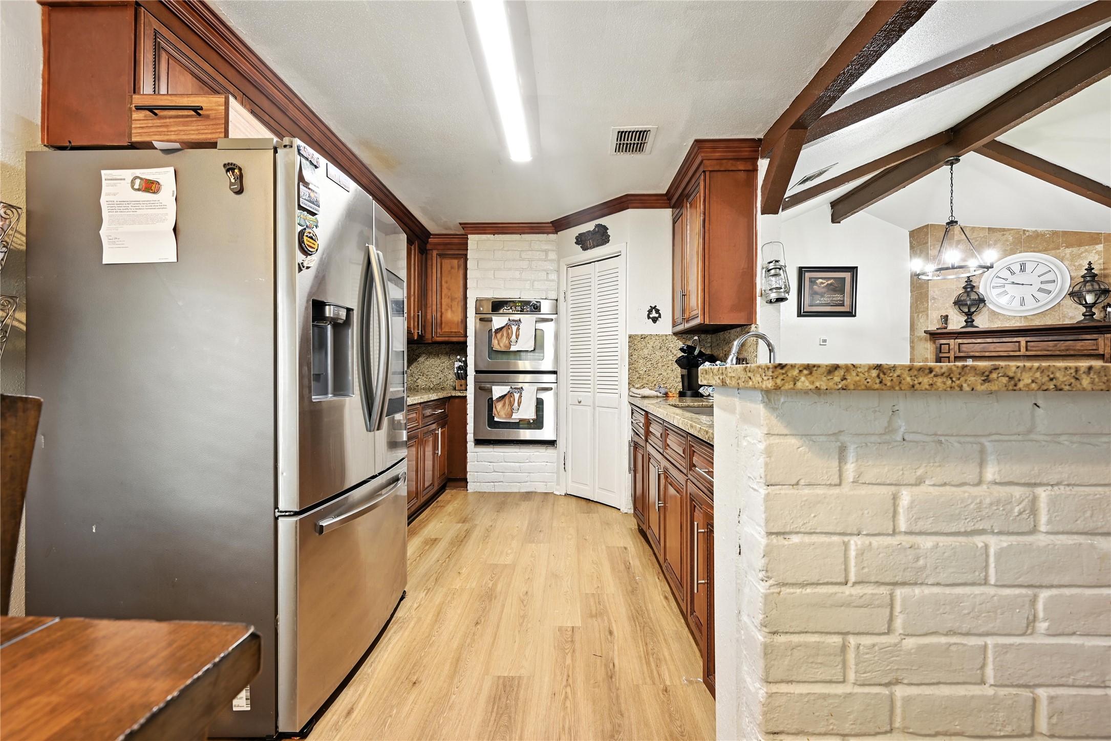 319 Shady Glade Drive Property Photo 4