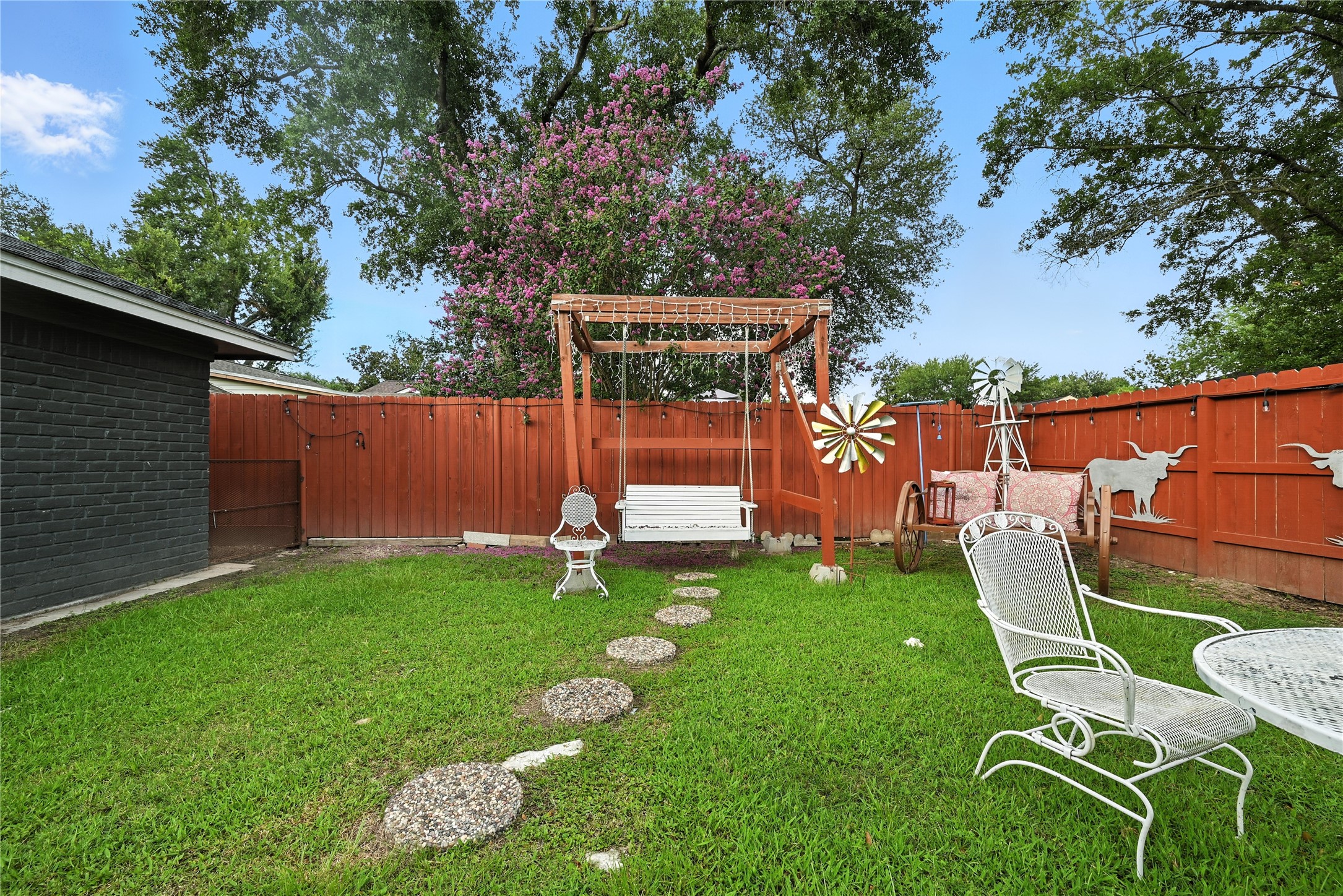 319 Shady Glade Drive Property Photo 13