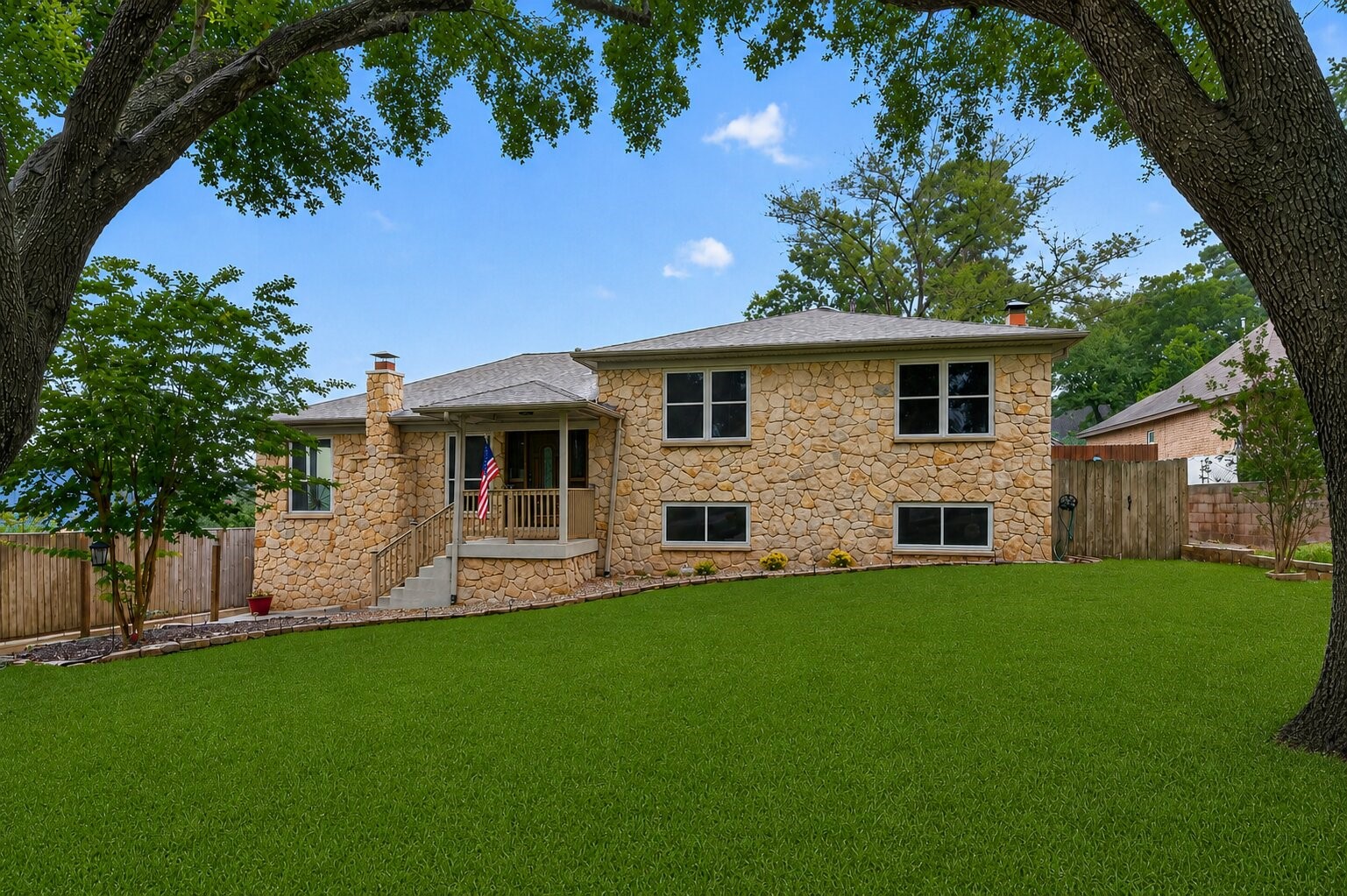 28111 Camille Drive Property Photo 1