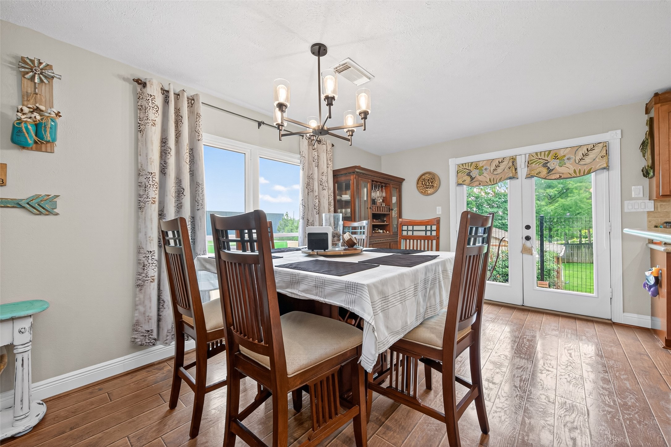 28111 Camille Drive Property Photo 10