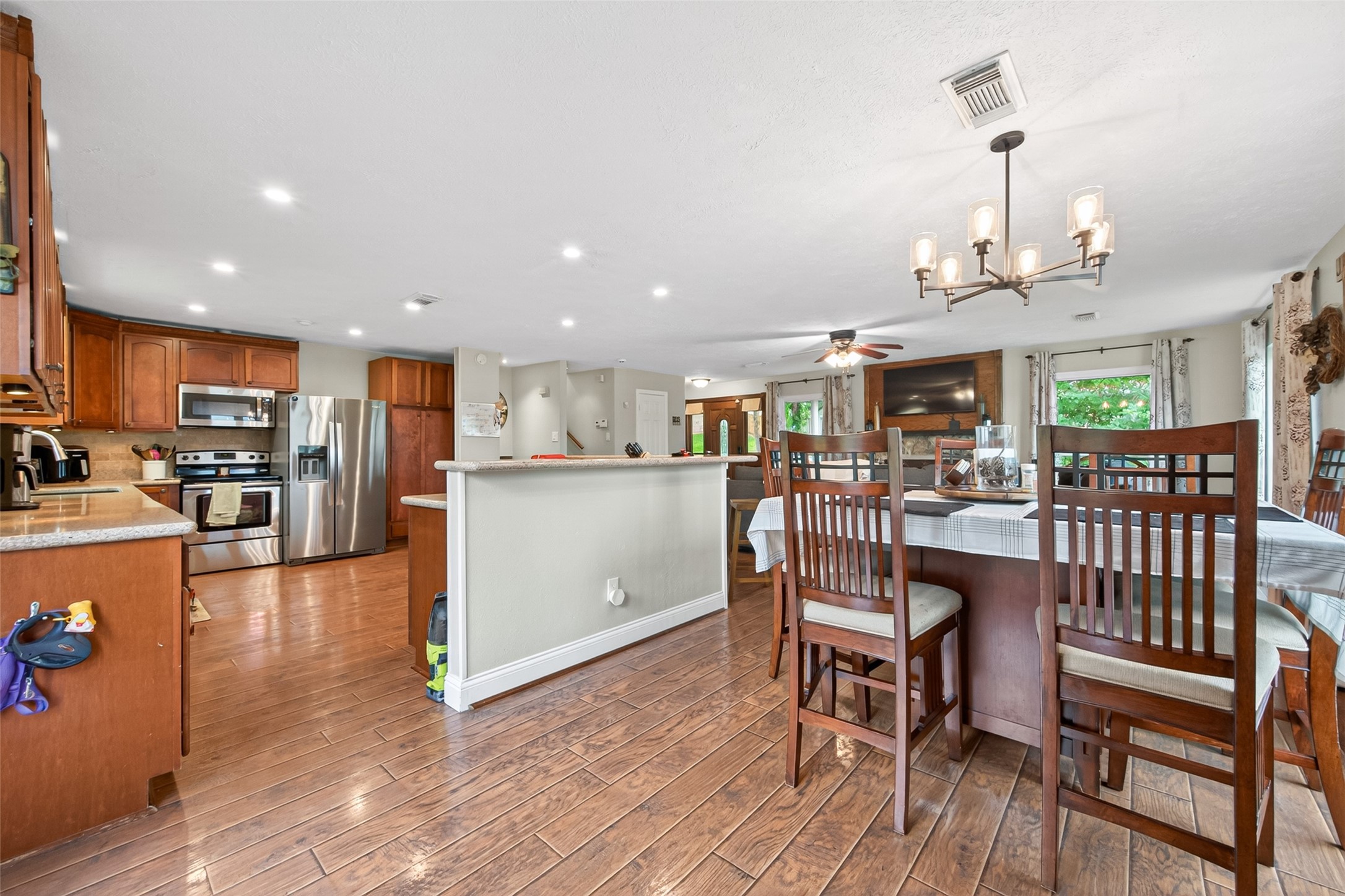28111 Camille Drive Property Photo 12