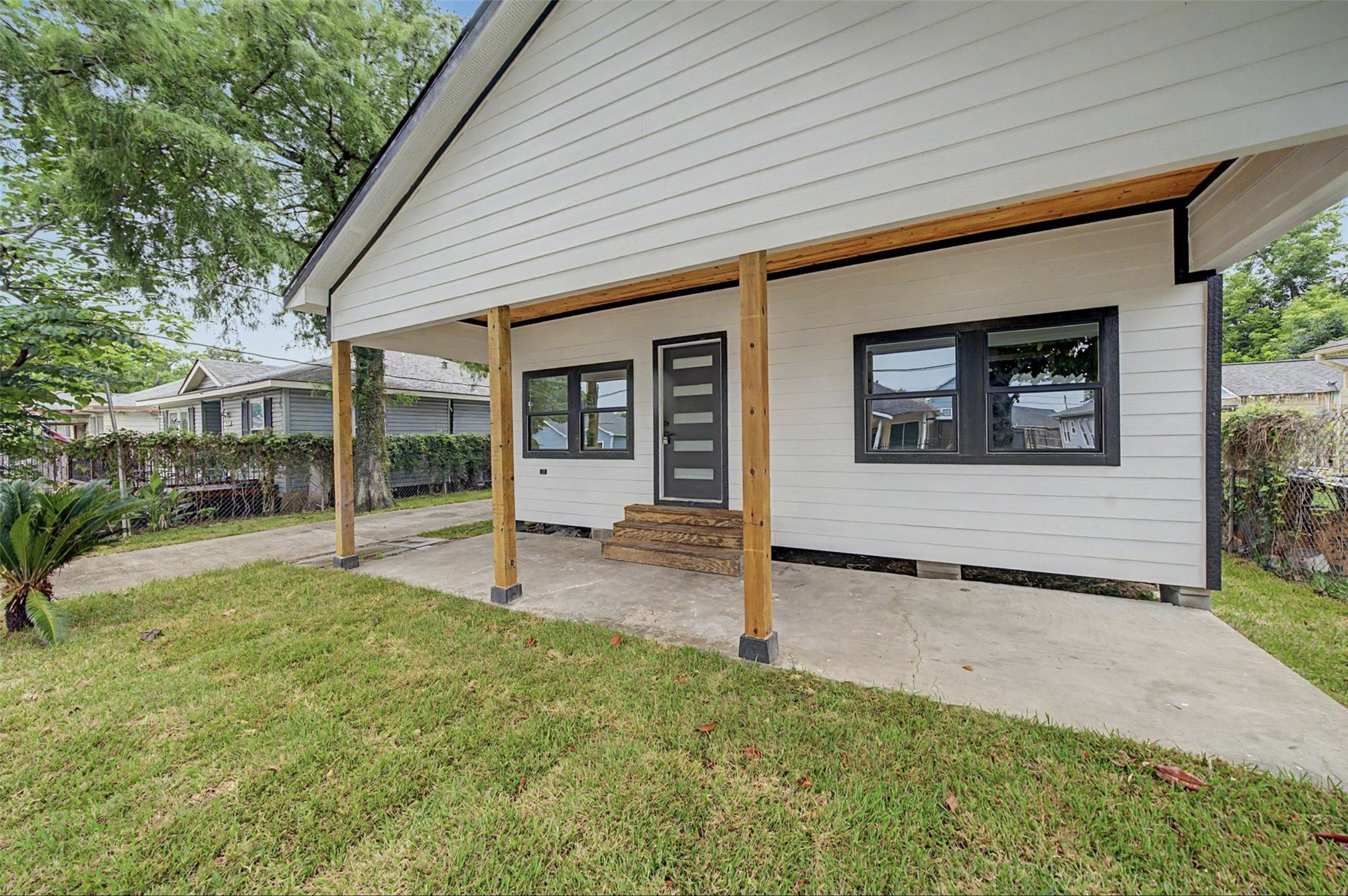 2338 Lidstone Street Property Photo 10