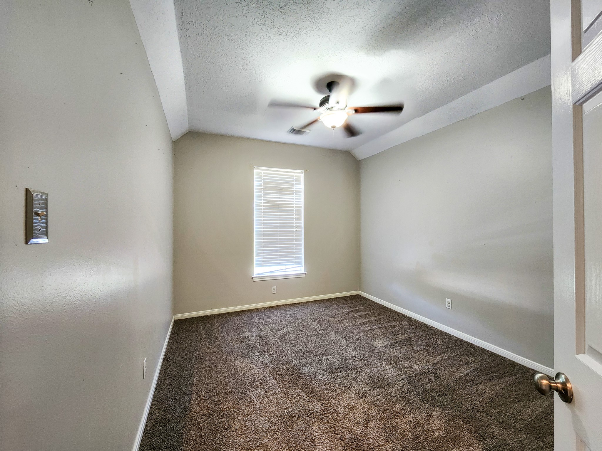 2412 N Mission Circle Property Photo 16