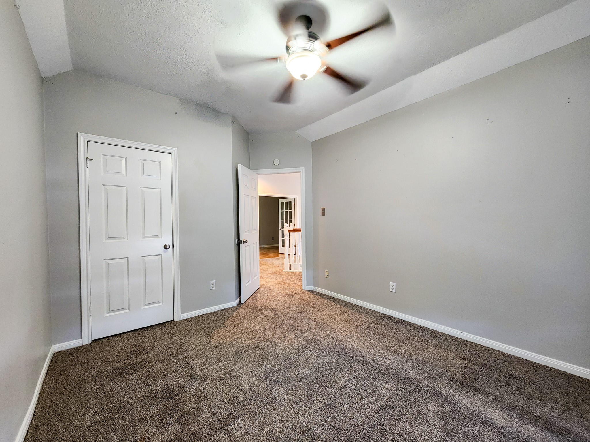 2412 N Mission Circle Property Photo 17