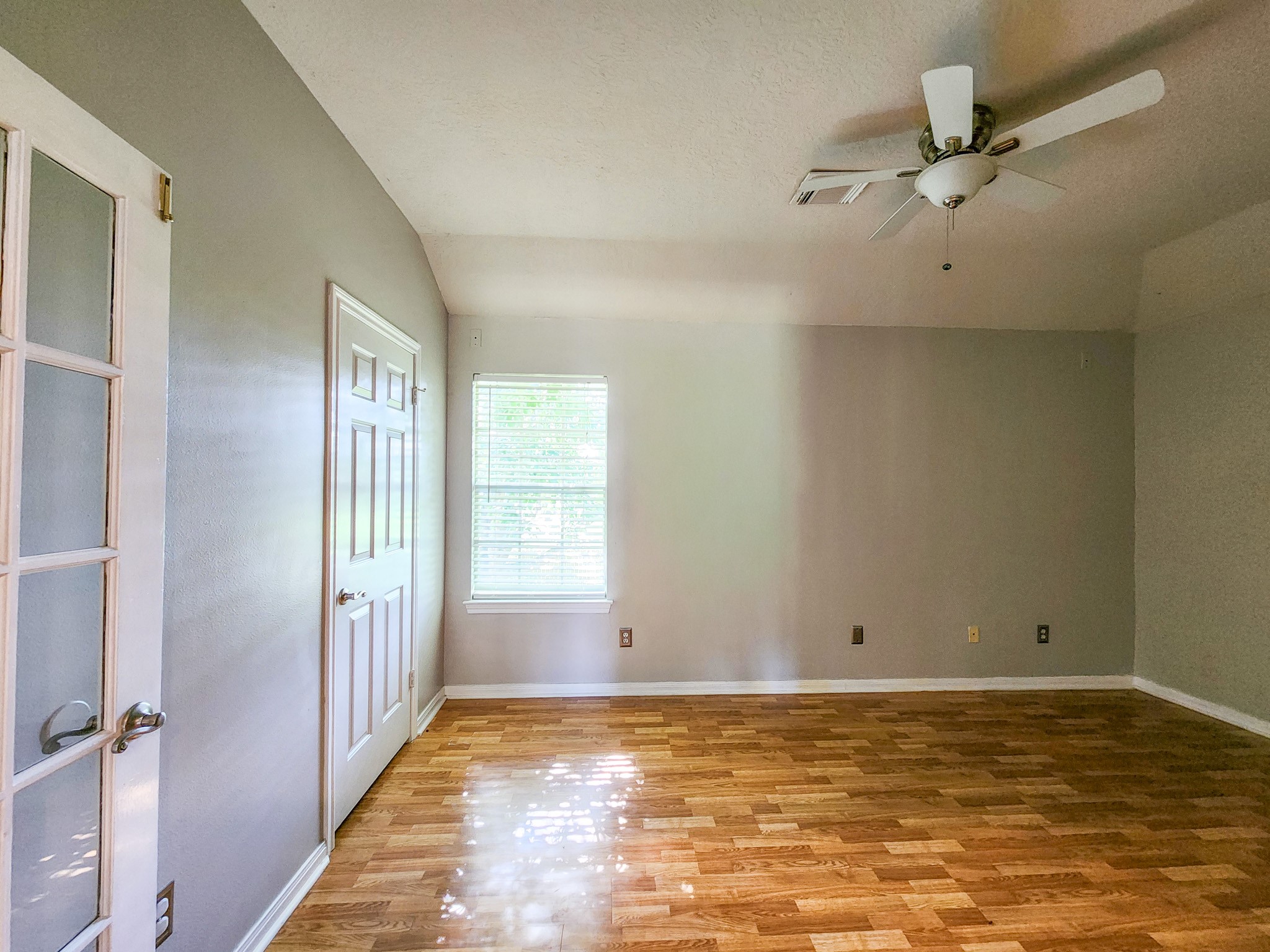 2412 N Mission Circle Property Photo 20