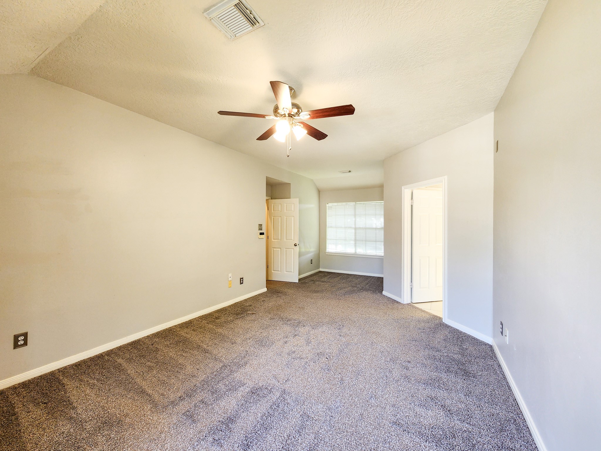 2412 N Mission Circle Property Photo 25