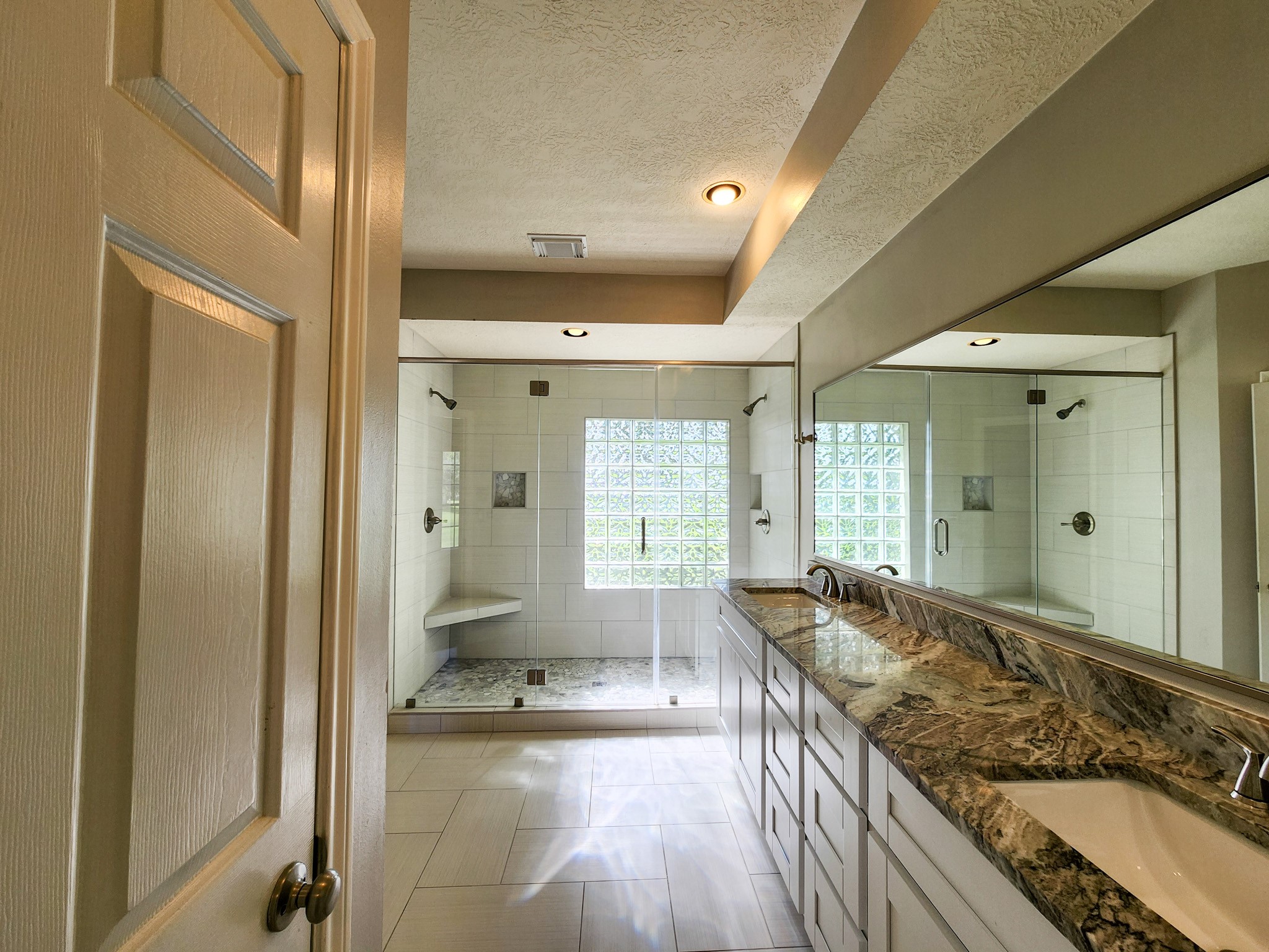 2412 N Mission Circle Property Photo 27