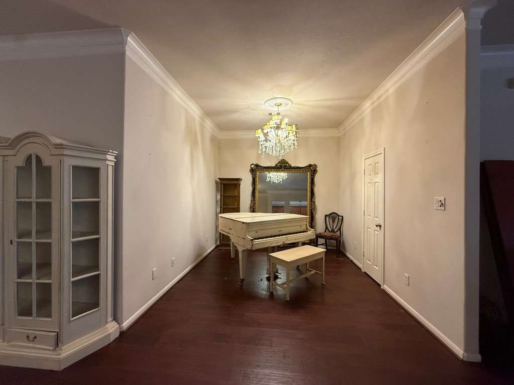 8726 Rollick Drive Property Photo 11