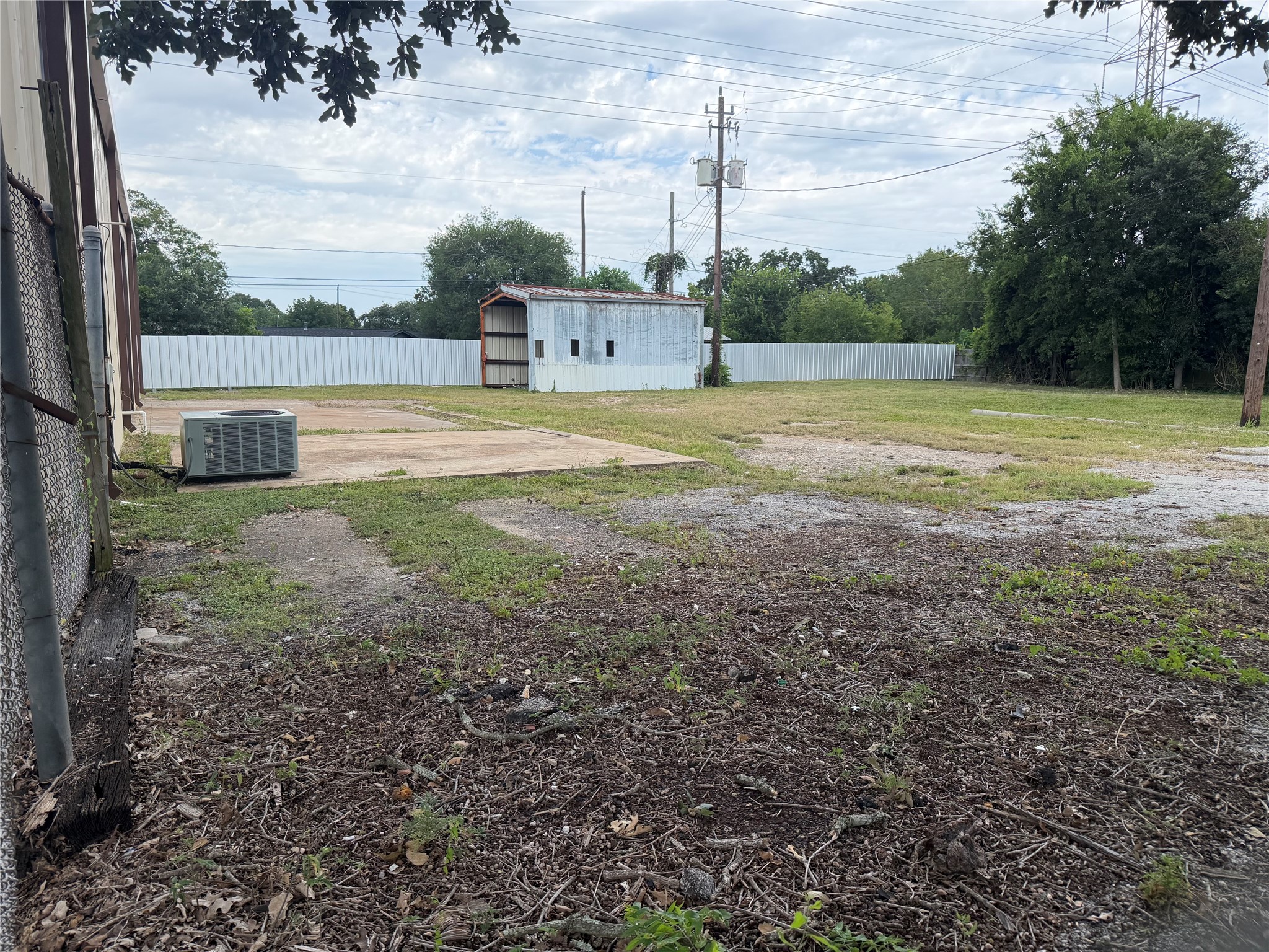 1100 Orchid Street Property Photo 4