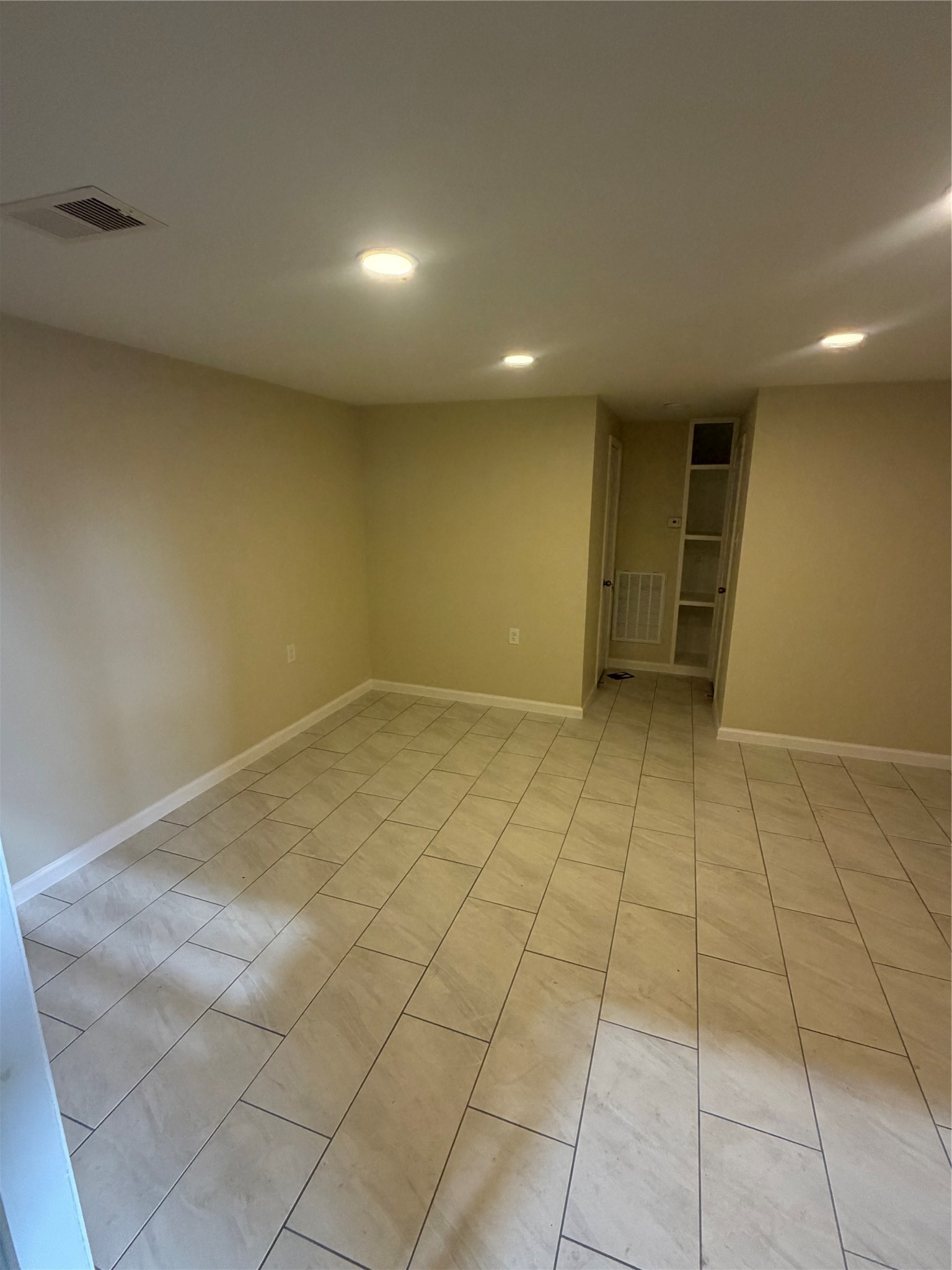 1100 Orchid Street Property Photo 8
