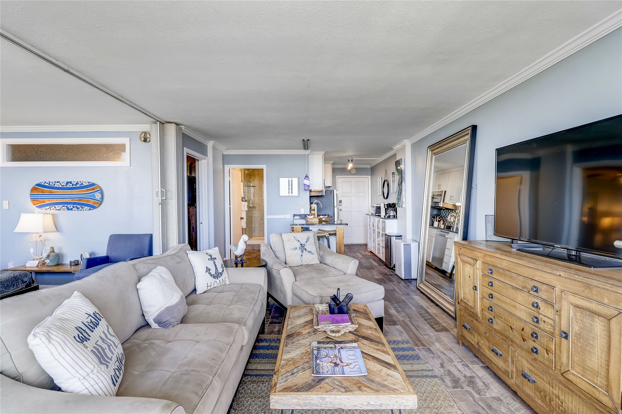 415 E Beach 103 Property Photo 2