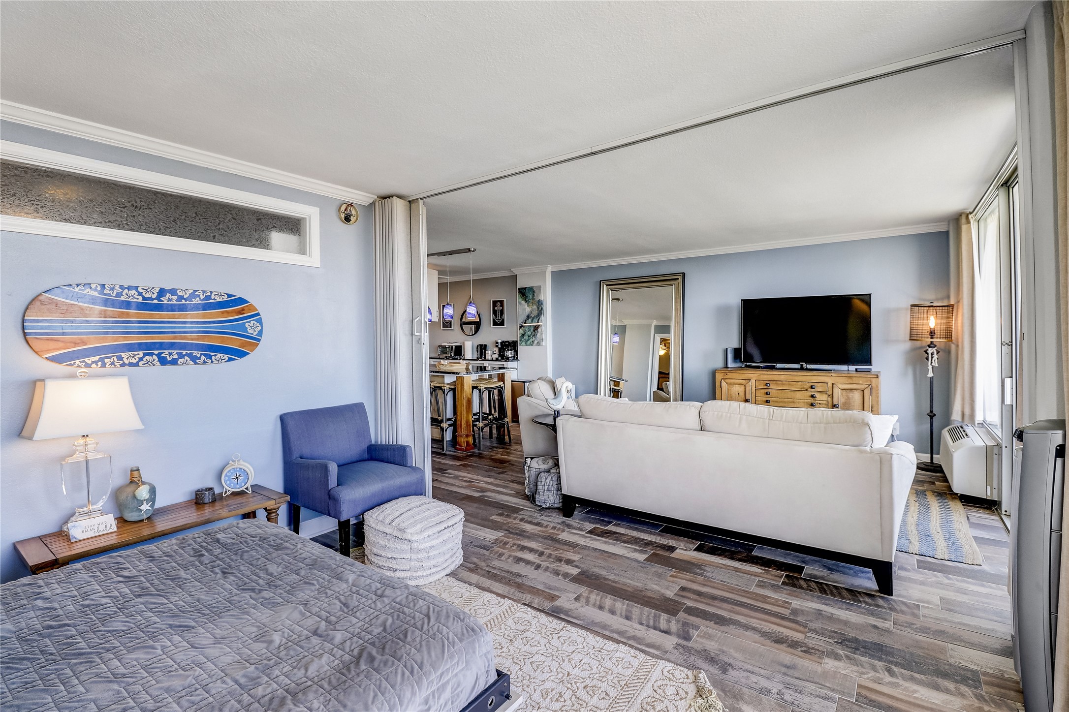 415 E Beach 103 Property Photo 9