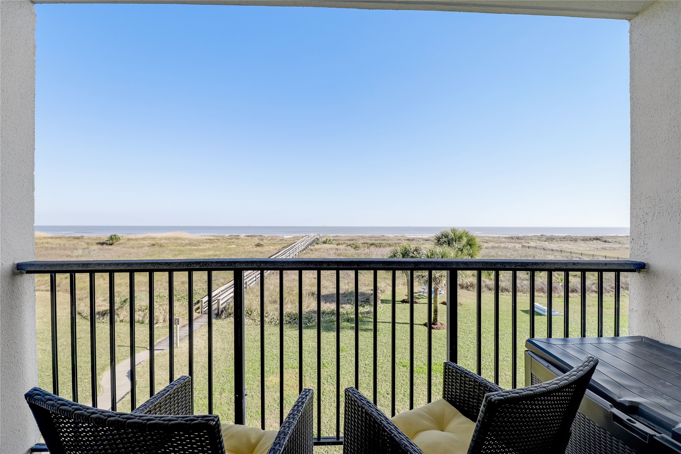 415 E Beach 103 Property Photo 12