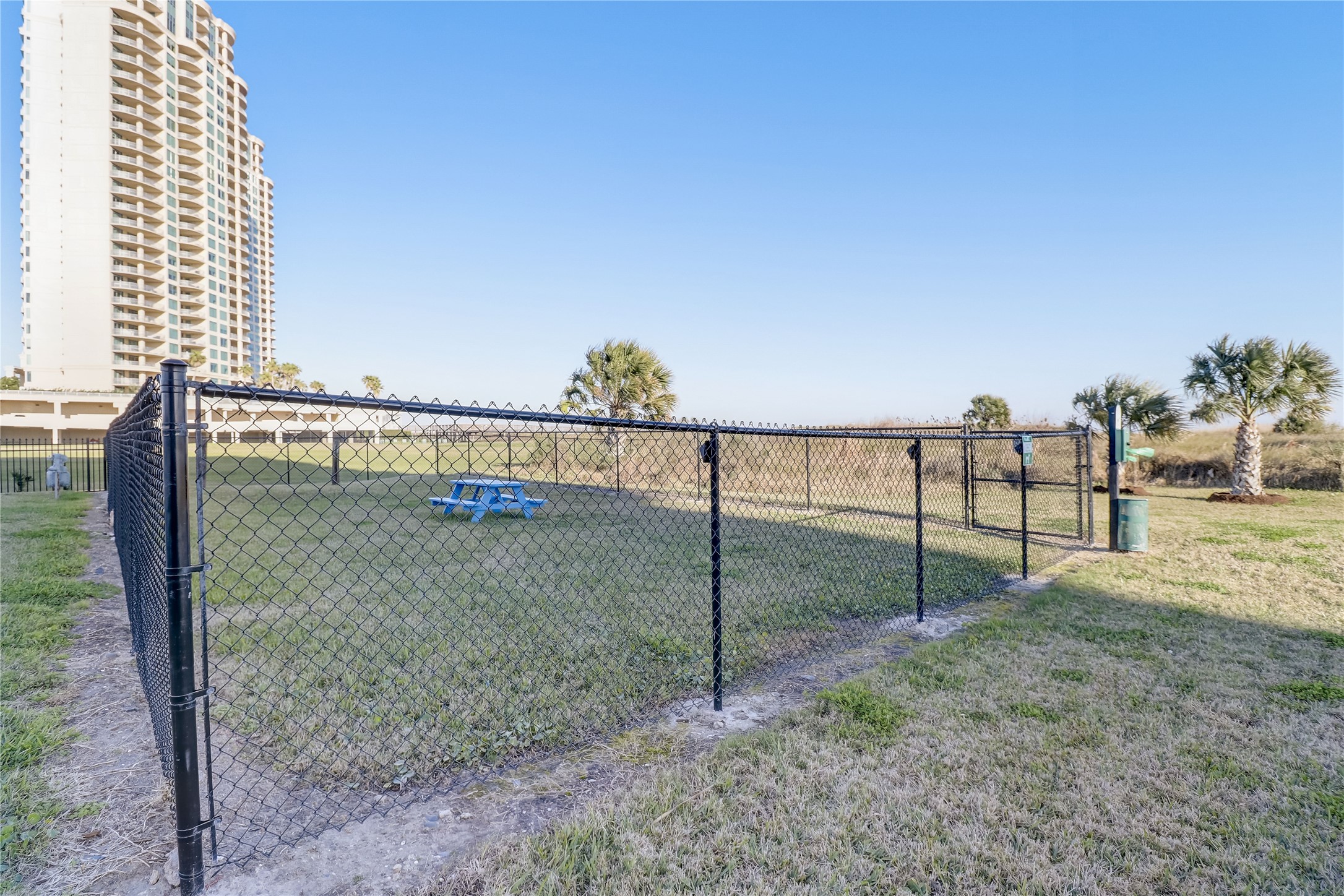 415 E Beach 103 Property Photo 23