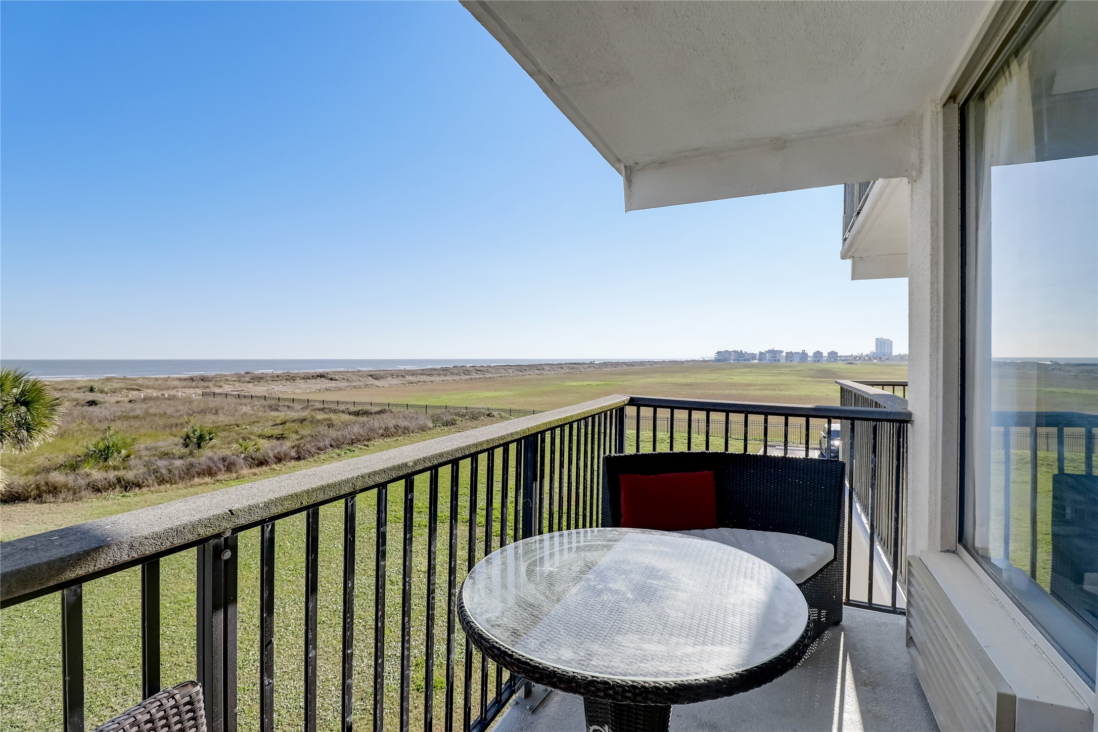 415 E Beach 103 Property Photo 24