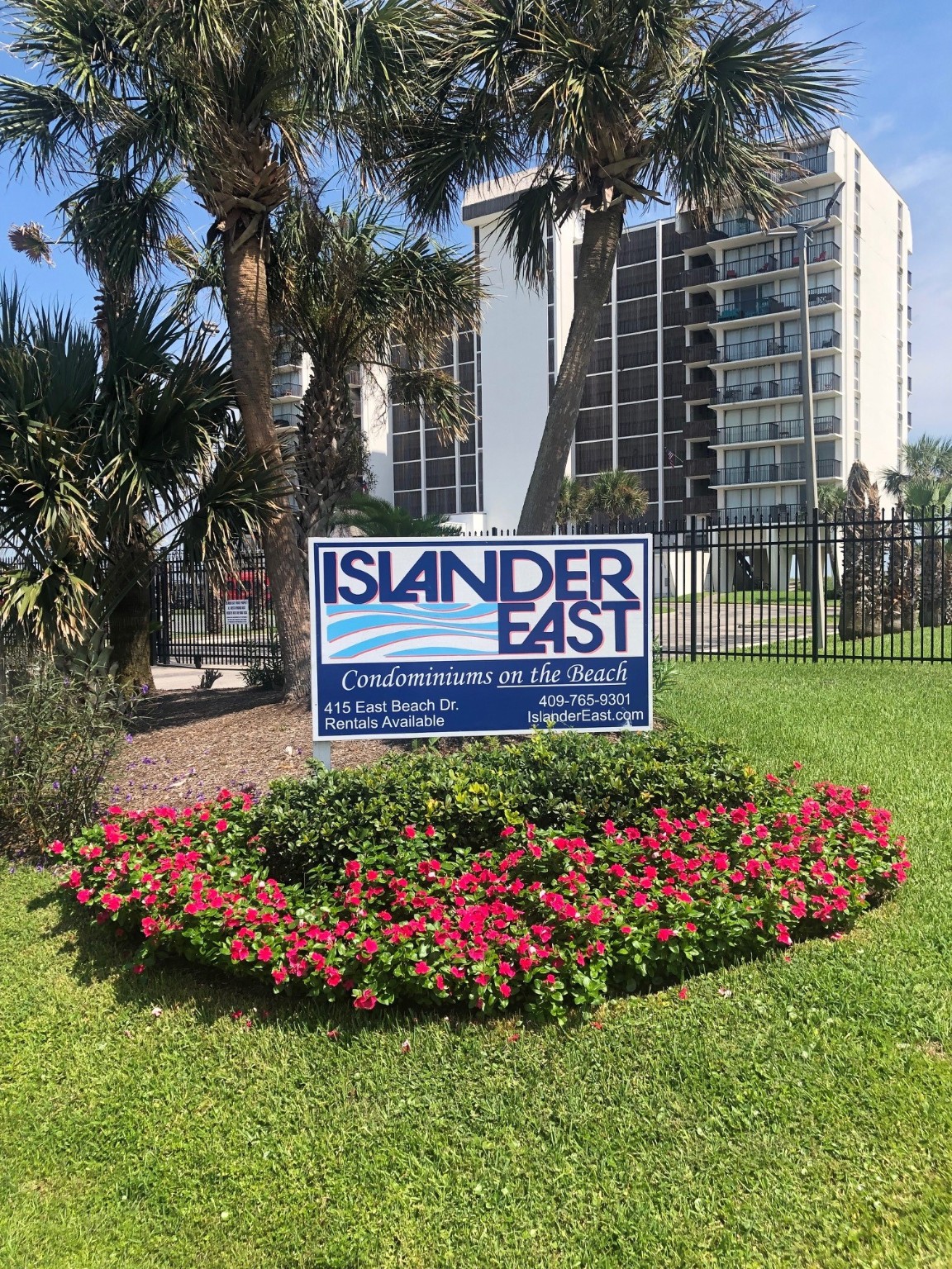 415 E Beach 103 Property Photo 28