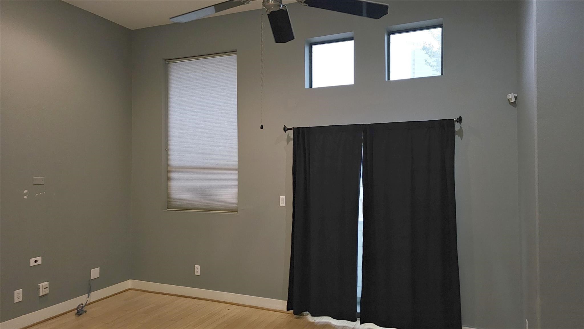 2301 Camden Drive B Property Photo 4