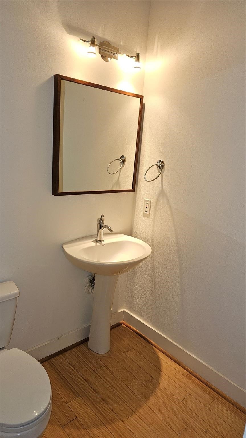 2301 Camden Drive B Property Photo 10