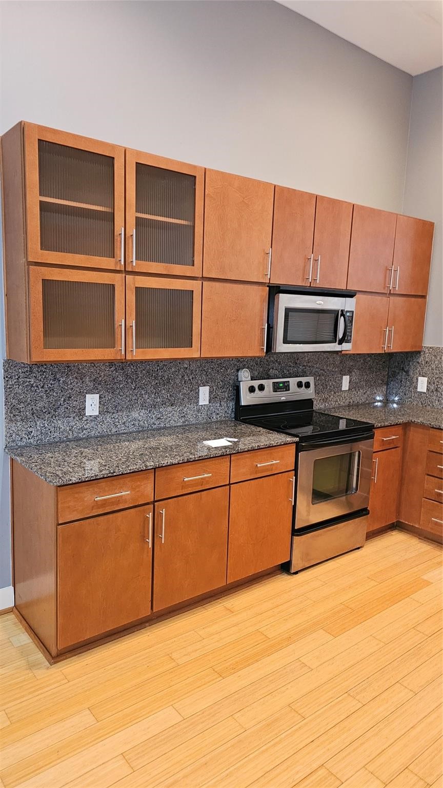 2301 Camden Drive B Property Photo 15
