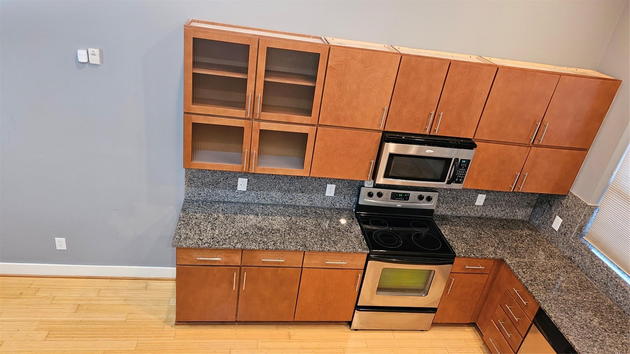 2301 Camden Drive B Property Photo 17