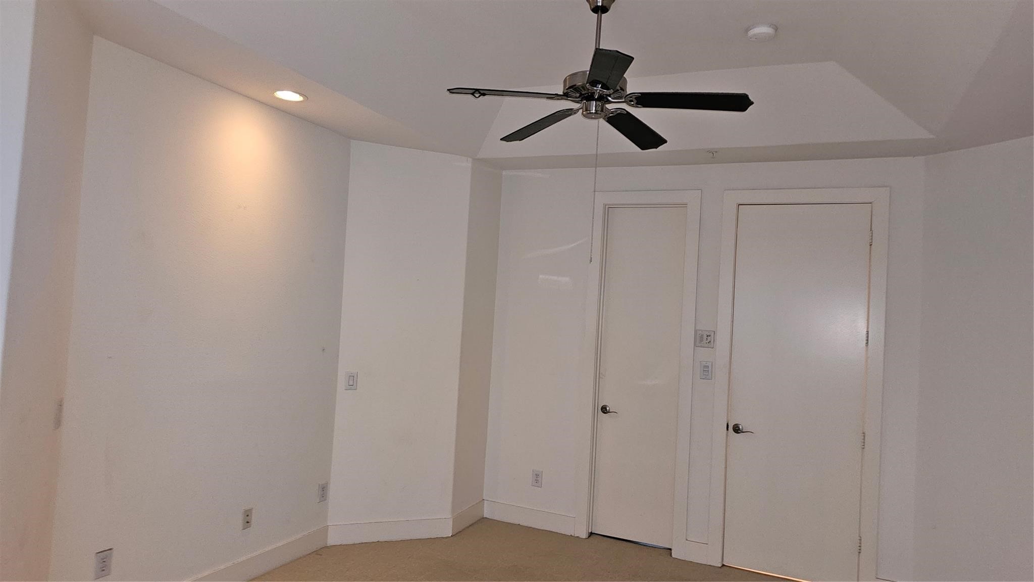 2301 Camden Drive B Property Photo 31