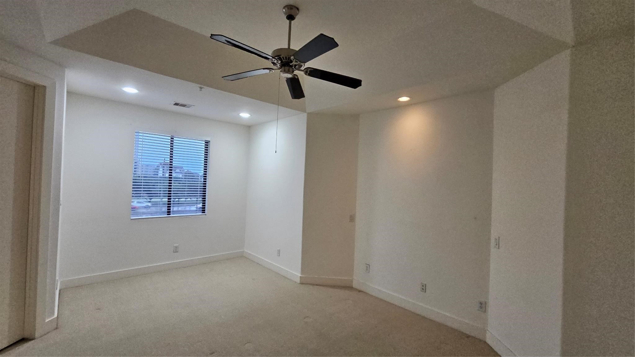 2301 Camden Drive B Property Photo 33