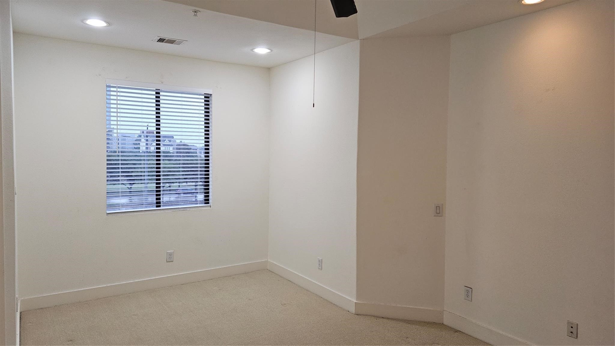2301 Camden Drive B Property Photo 34
