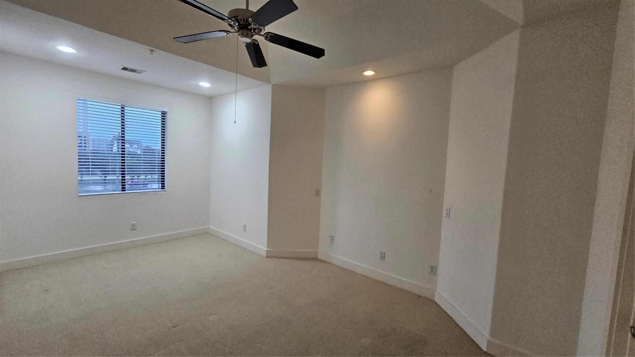2301 Camden Drive B Property Photo 35